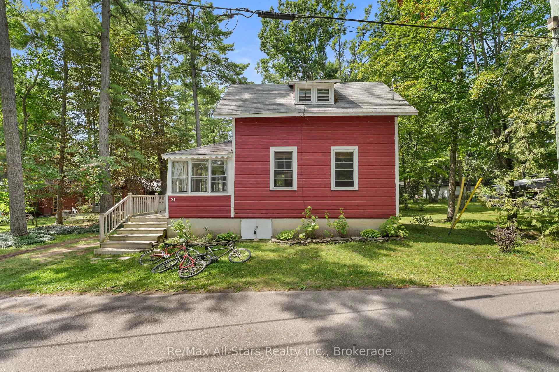 Photo 30 of 21 Third Street, Kawartha Lakes, Fenelon — HOMEH