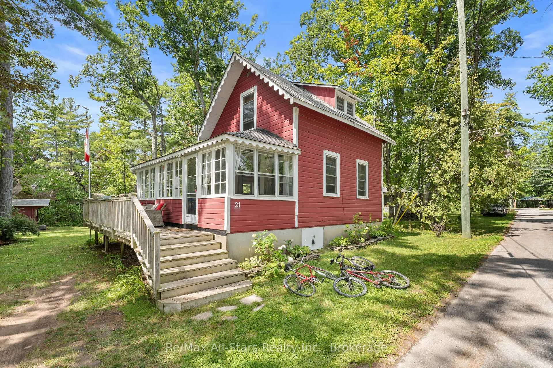 Photo 32 of 21 Third Street, Kawartha Lakes, Fenelon — HOMEH