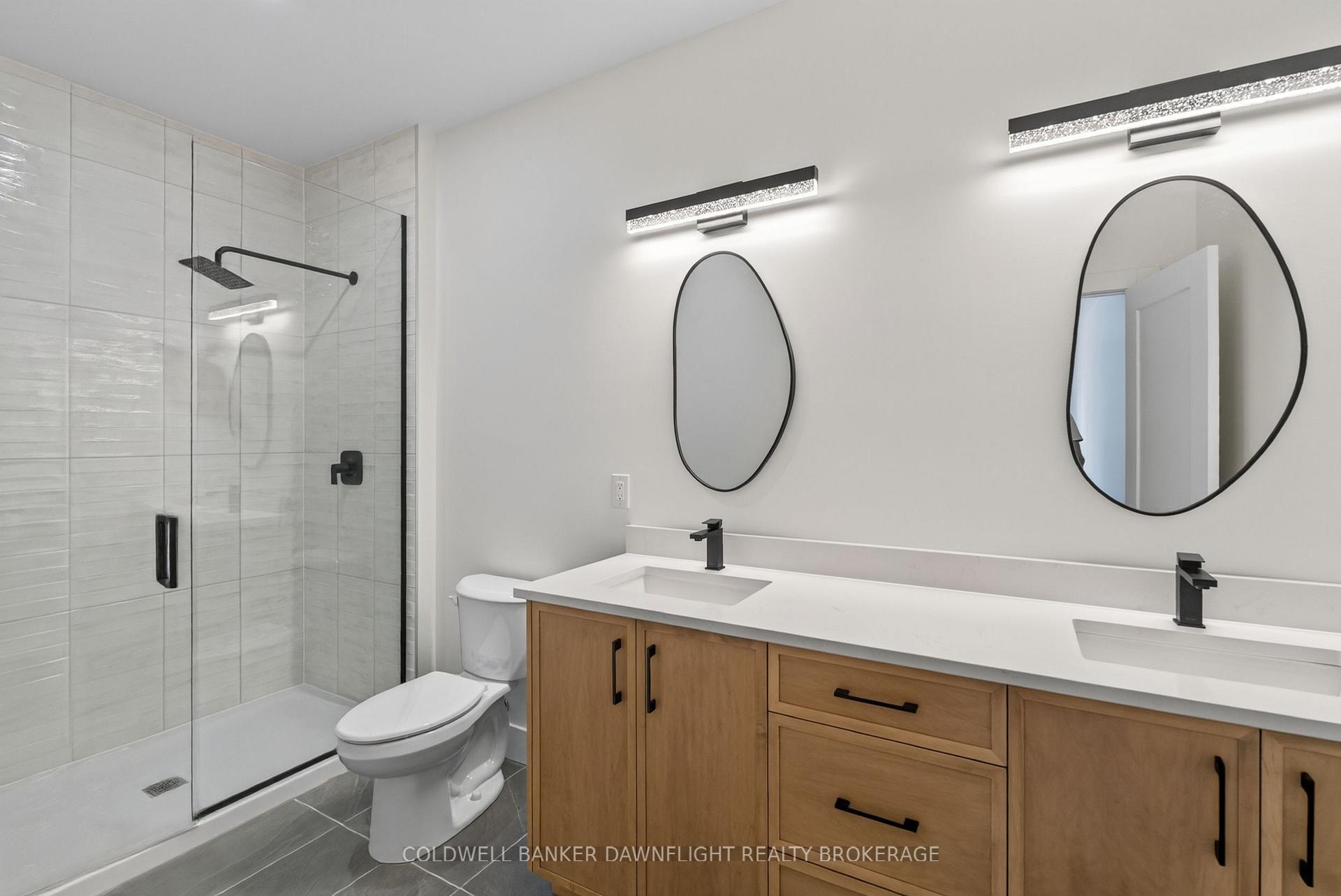 Photo 16 of 117 James Street, North Middlesex, Ailsa Craig — HOMEH