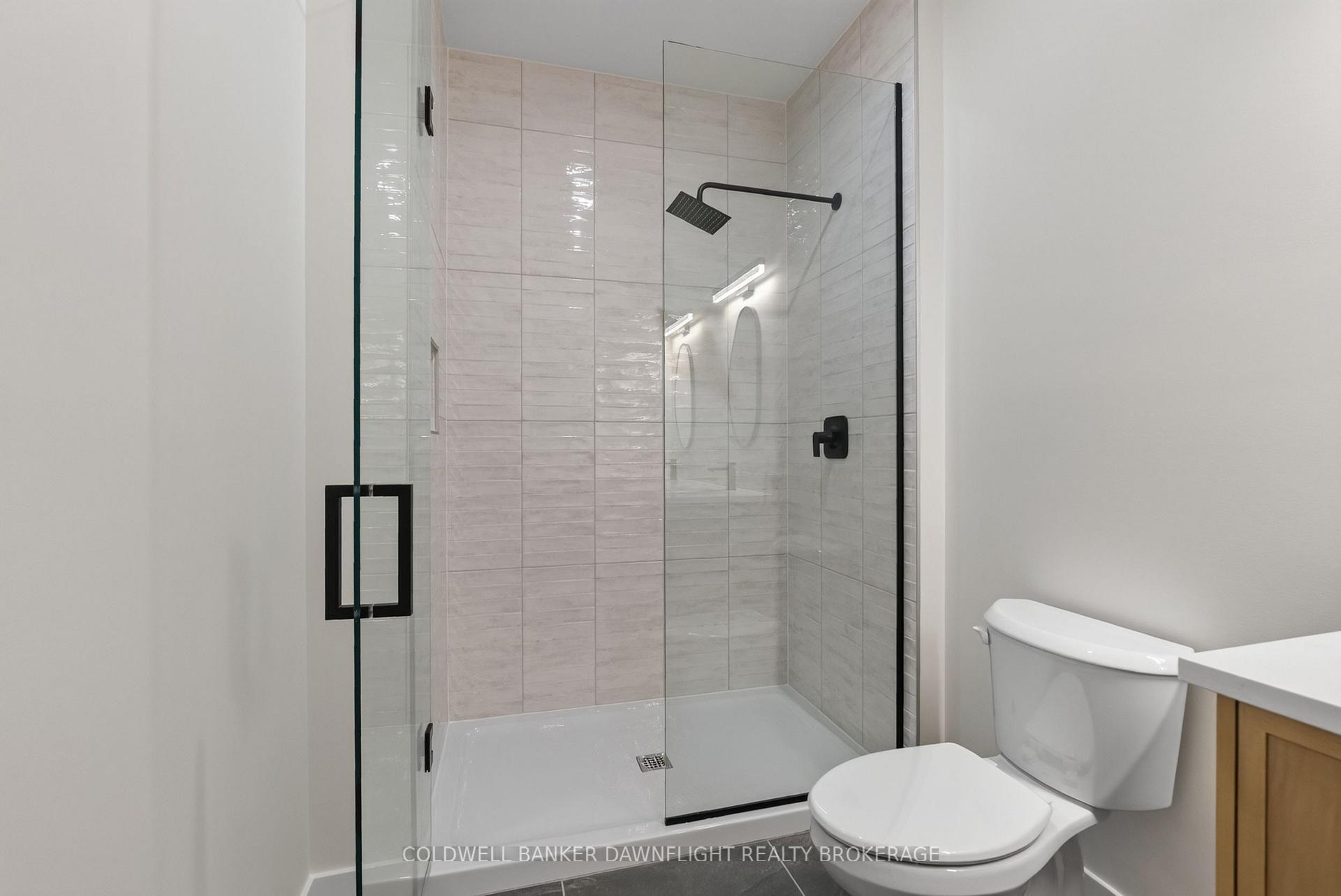 Photo 18 of 117 James Street, North Middlesex, Ailsa Craig — HOMEH