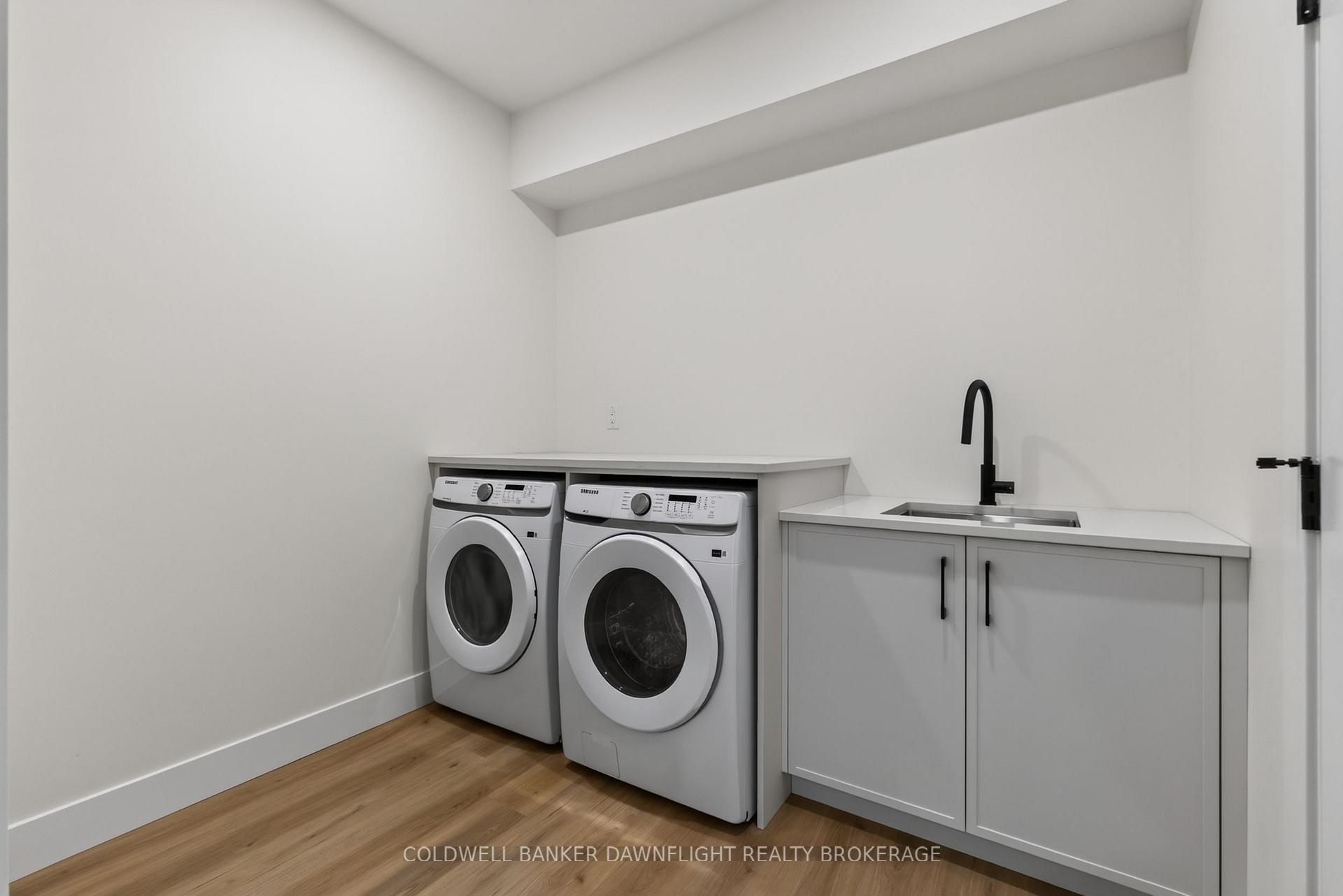 Photo 10 of 119 James Street, North Middlesex, Ailsa Craig — HOMEH