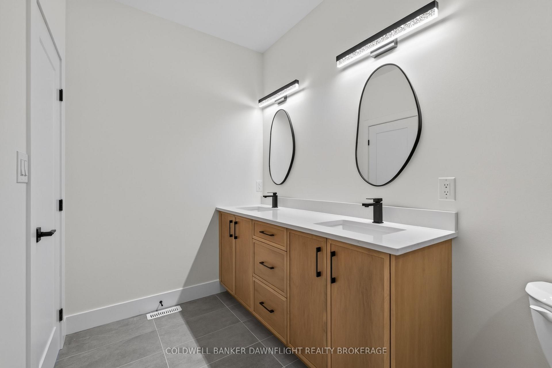 Photo 19 of 119 James Street, North Middlesex, Ailsa Craig — HOMEH
