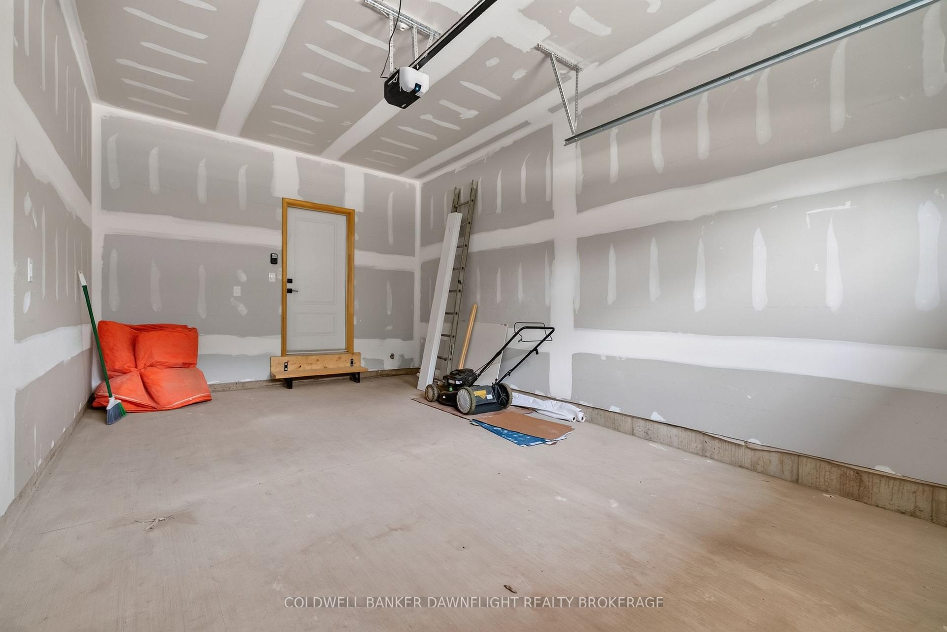 Photo 31 of 119 James Street, North Middlesex, Ailsa Craig — HOMEH