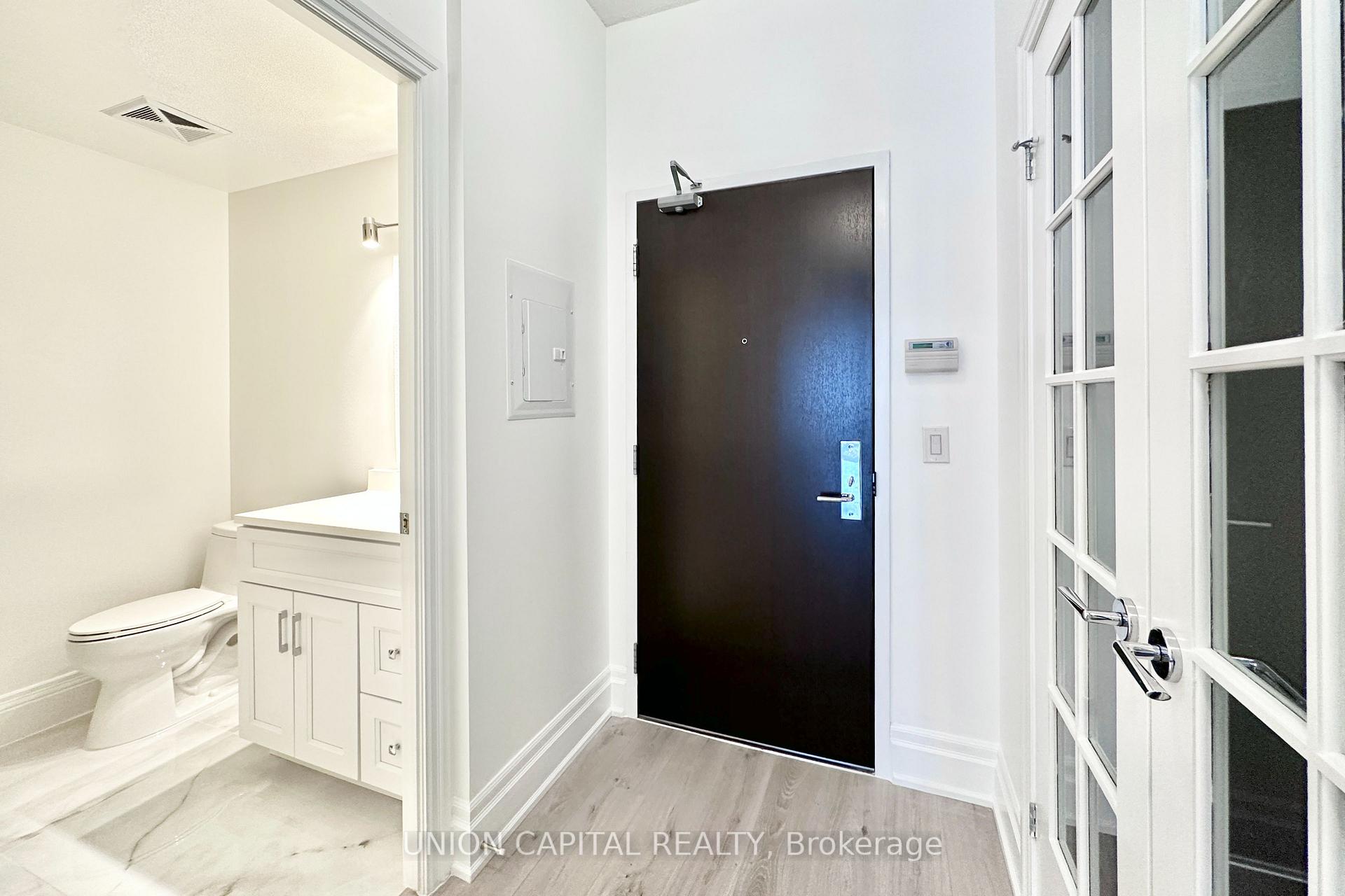 Photo 3 of Unit 120, 39 Upper Duke Crescent, Markham, Unionville — HOMEH