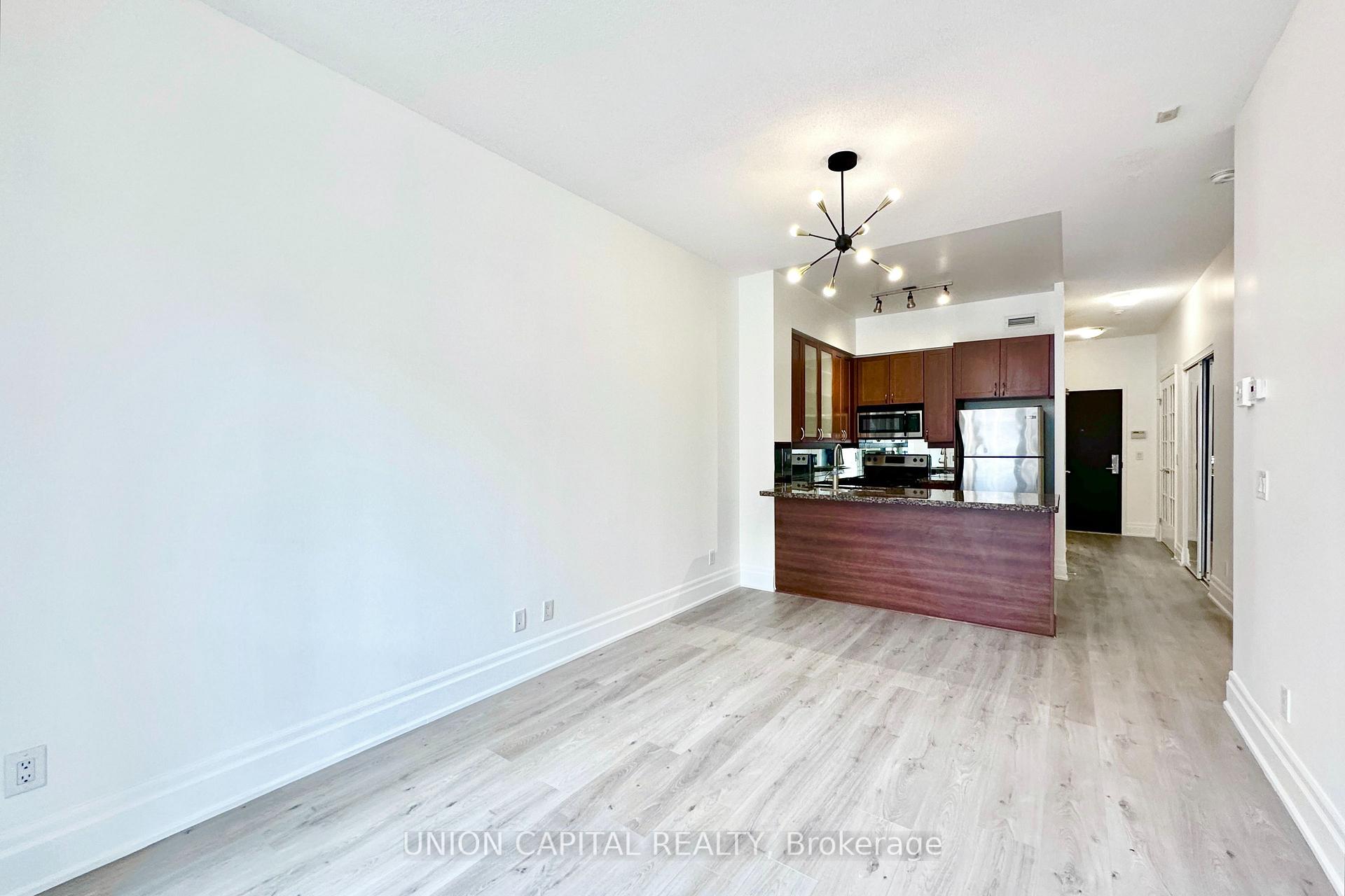 Photo 10 of Unit 120, 39 Upper Duke Crescent, Markham, Unionville — HOMEH