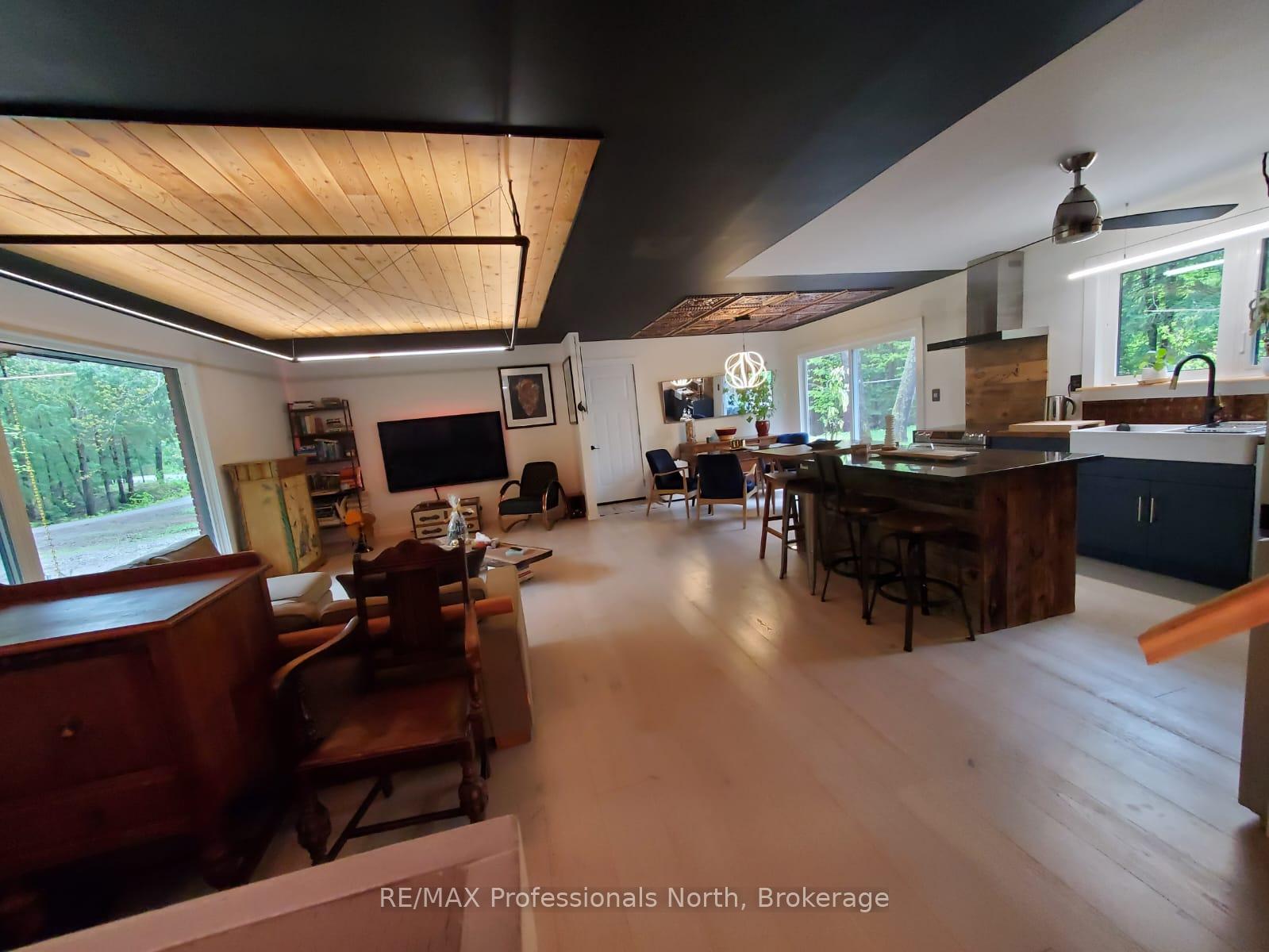 Photo 4 of 1460 Peterson Road, Bracebridge, Draper — HOMEH
