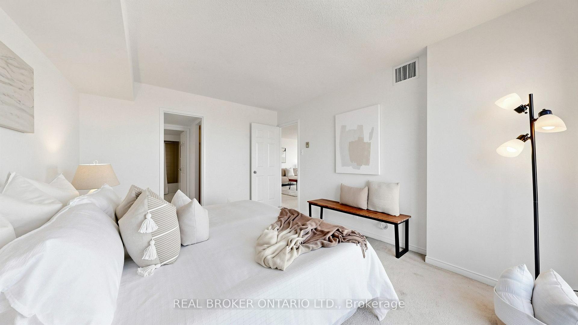 Photo 22 of Unit 2108, 99 Harbour Square, Toronto, Waterfront Communities — HOMEH