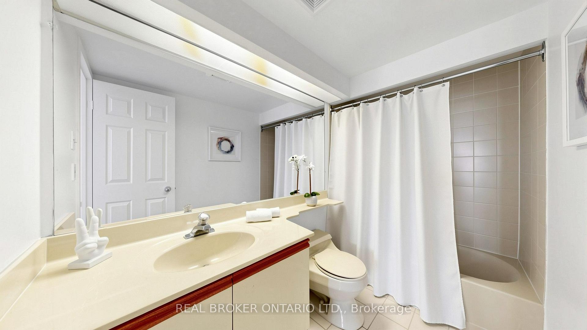 Photo 24 of Unit 2108, 99 Harbour Square, Toronto, Waterfront Communities — HOMEH