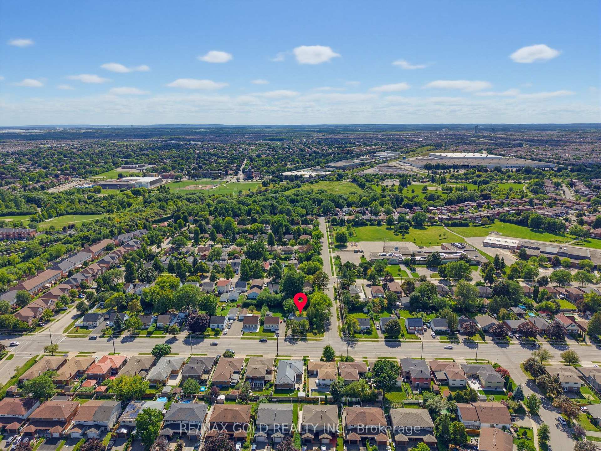 Photo 4 of 23 Pleasantview Avenue, Brampton, Brampton West — HOMEH