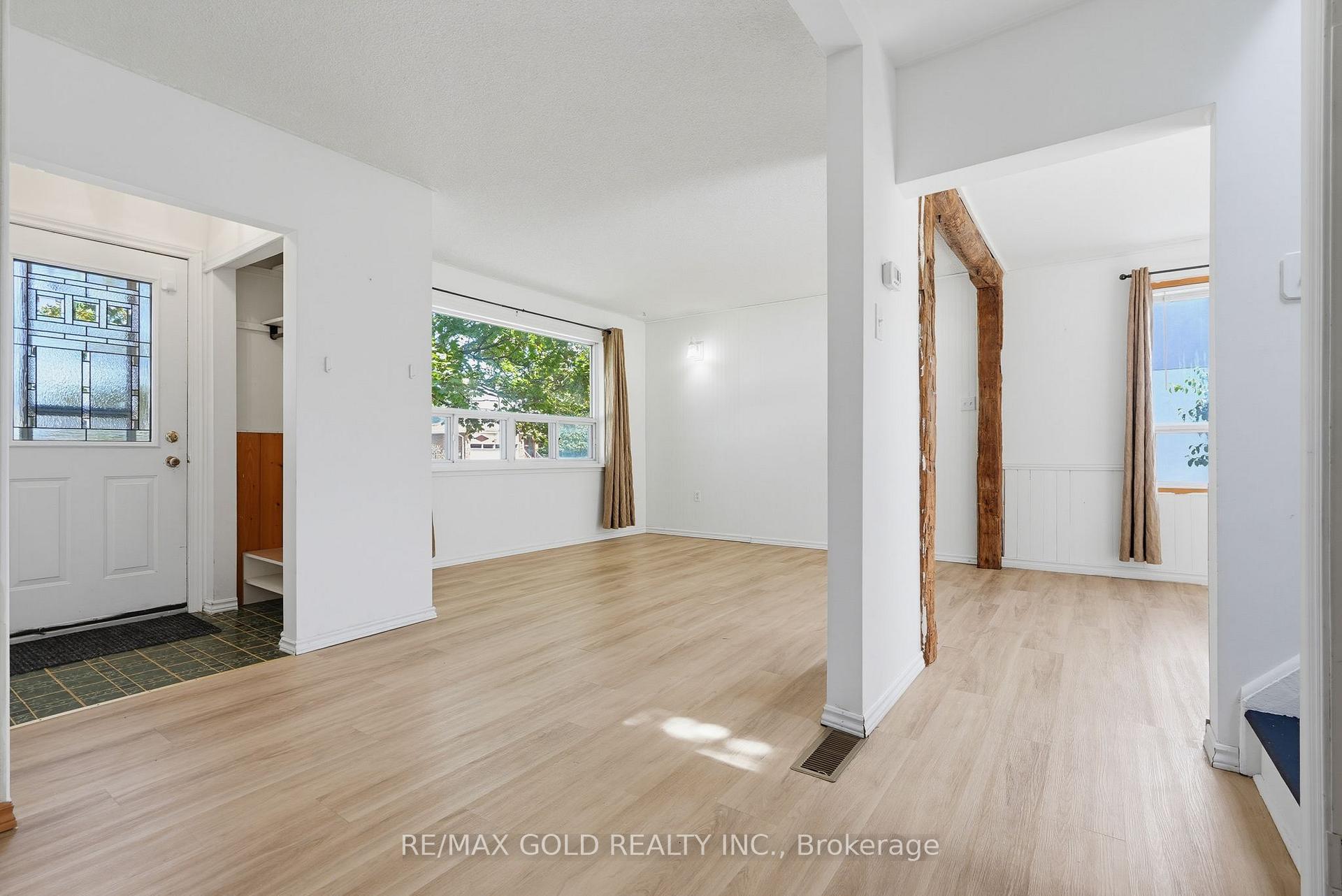 Photo 6 of 23 Pleasantview Avenue, Brampton, Brampton West — HOMEH