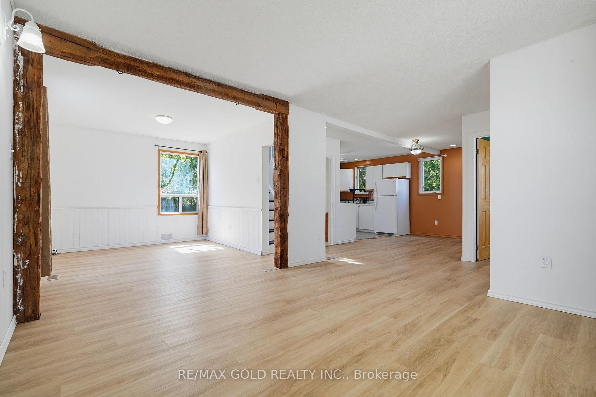 Photo 8 of 23 Pleasantview Avenue, Brampton, Brampton West — HOMEH