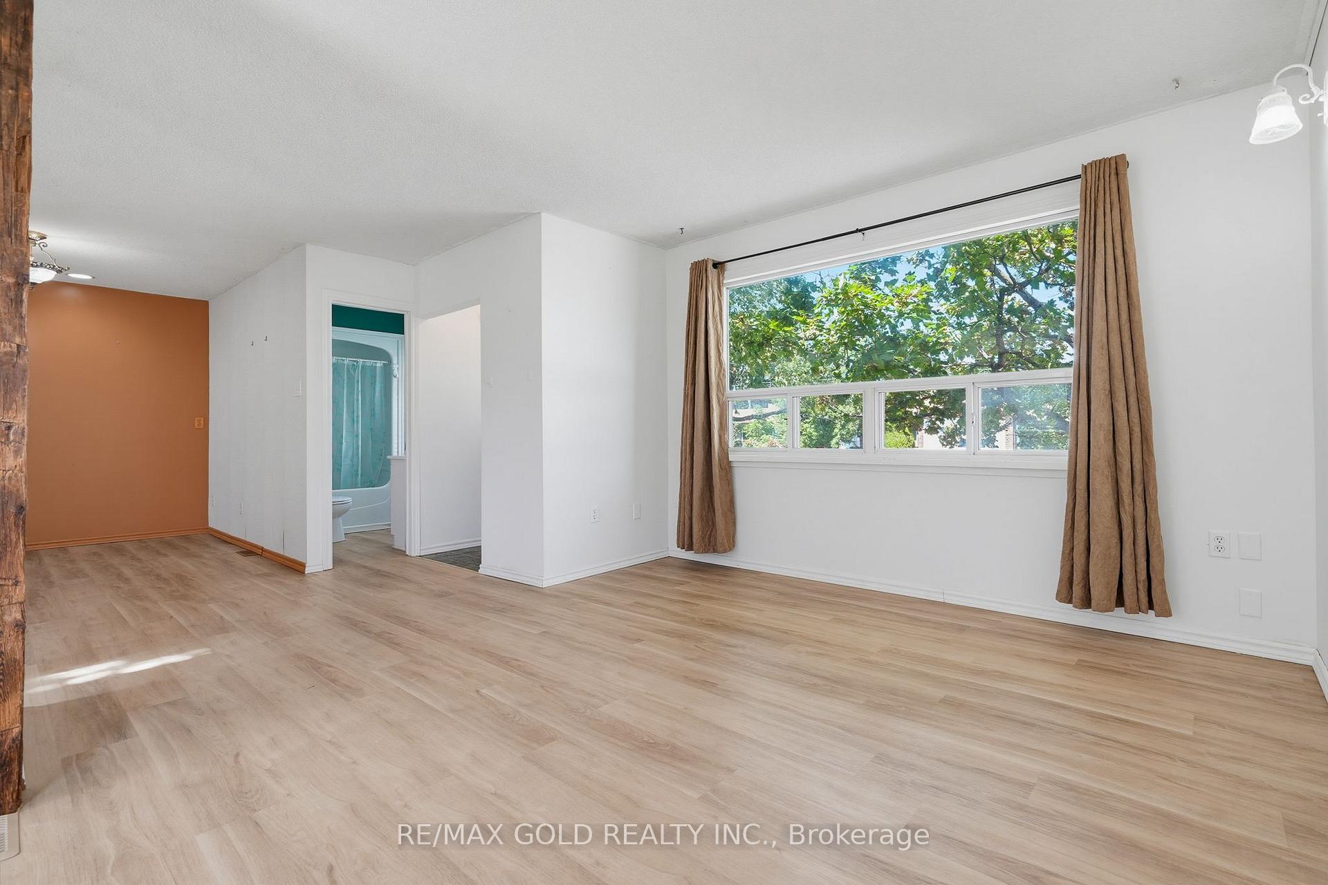 Photo 9 of 23 Pleasantview Avenue, Brampton, Brampton West — HOMEH