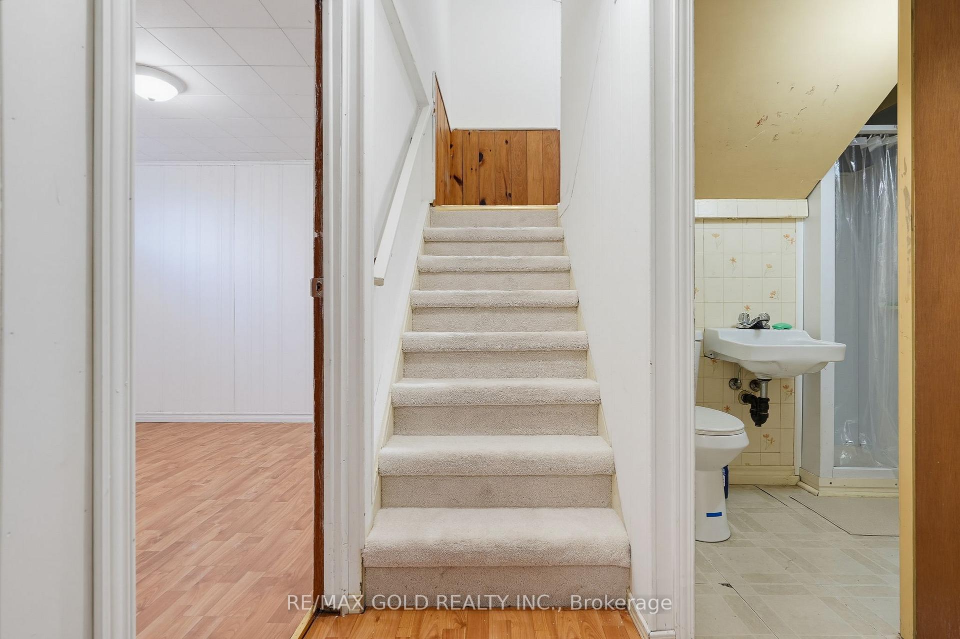 Photo 19 of 23 Pleasantview Avenue, Brampton, Brampton West — HOMEH