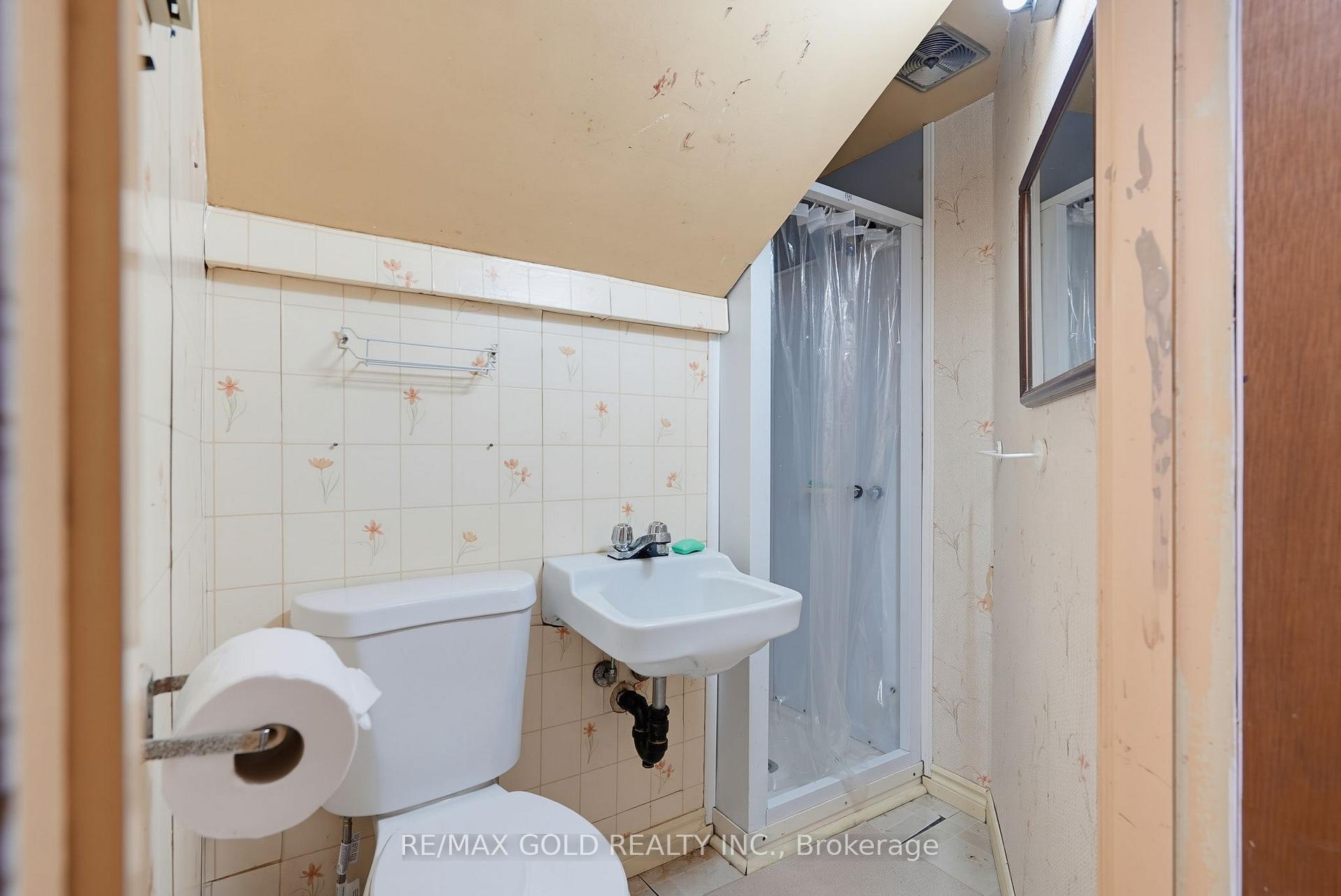 Photo 22 of 23 Pleasantview Avenue, Brampton, Brampton West — HOMEH