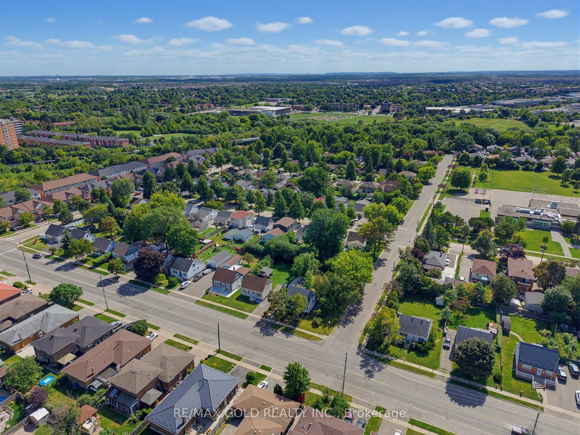 Photo 25 of 23 Pleasantview Avenue, Brampton, Brampton West — HOMEH