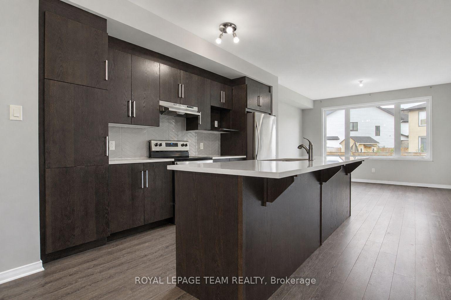 Photo 4 of 487 Cope Drive, Ottawa, Kanata - Emerald Meadows/Trailwest — HOMEH