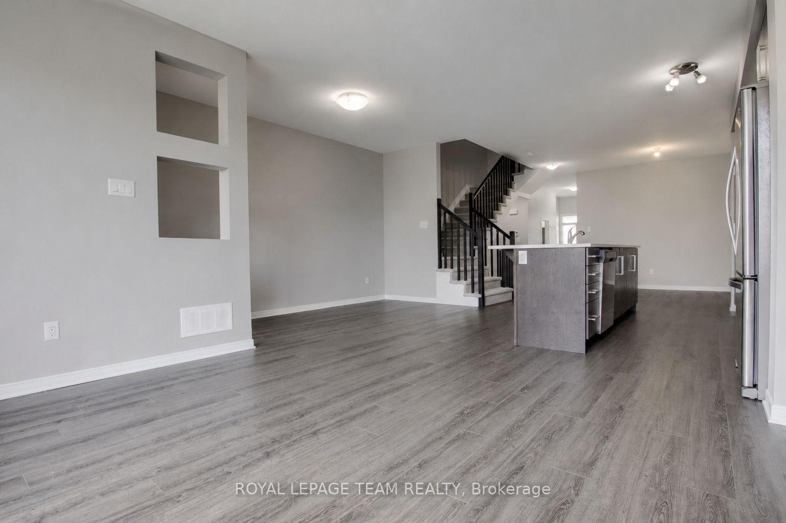 Photo 5 of 487 Cope Drive, Ottawa, Kanata - Emerald Meadows/Trailwest — HOMEH