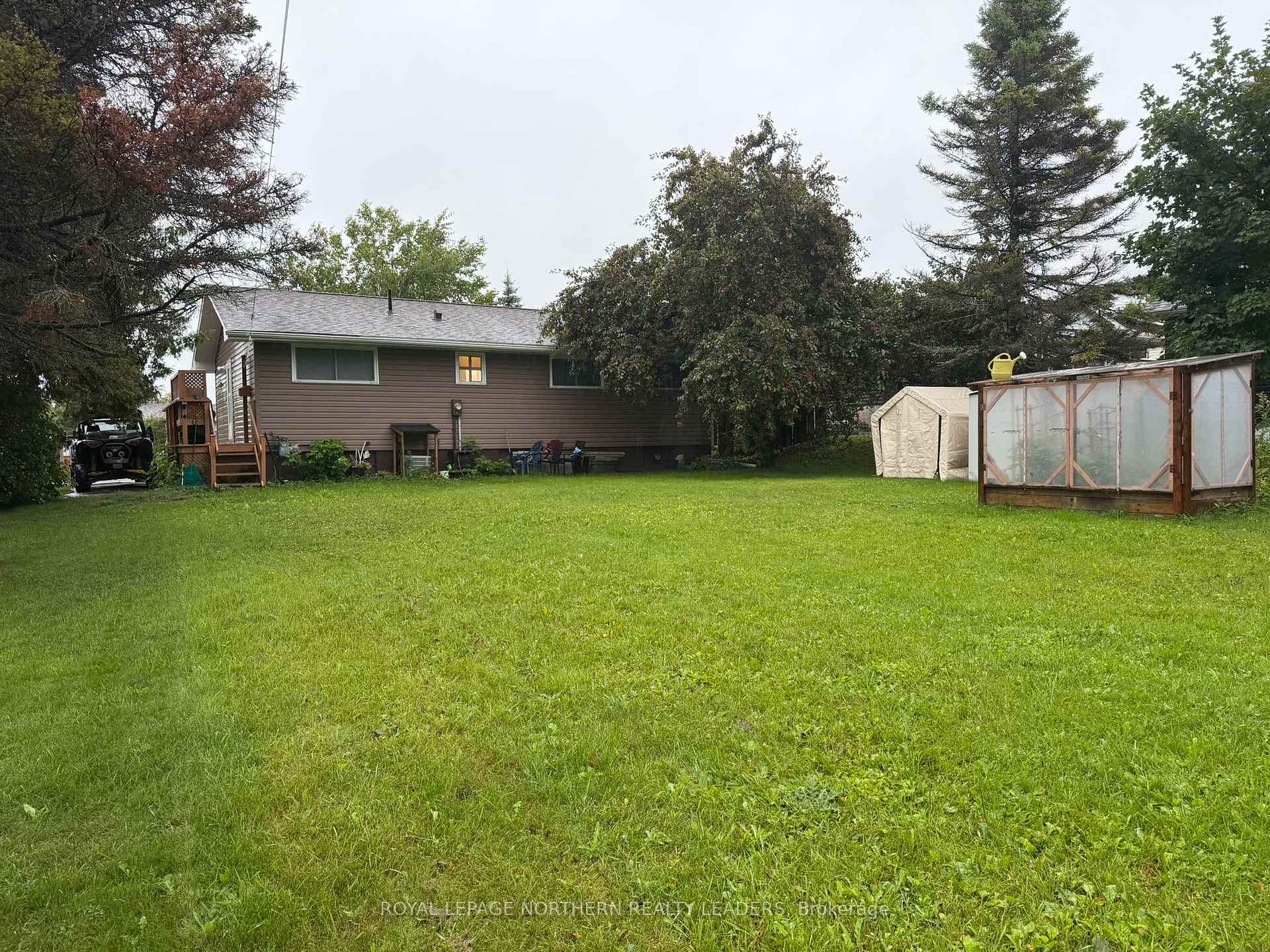 Photo 5 of 291 Fifteenth Avenue, Cochrane — HOMEH