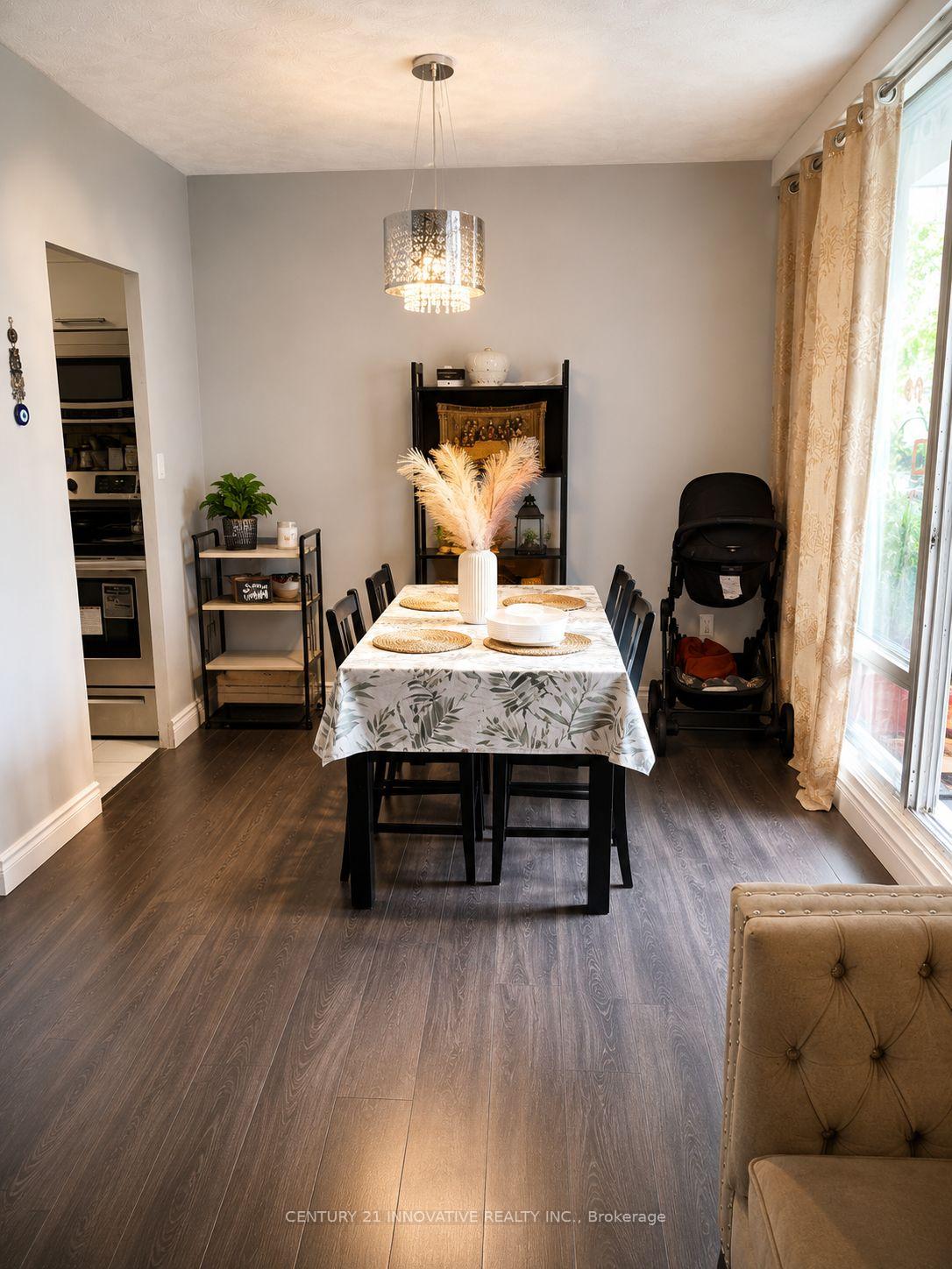 Photo 5 of Unit 609, 1 Massey Square, Toronto, Crescent Town — HOMEH