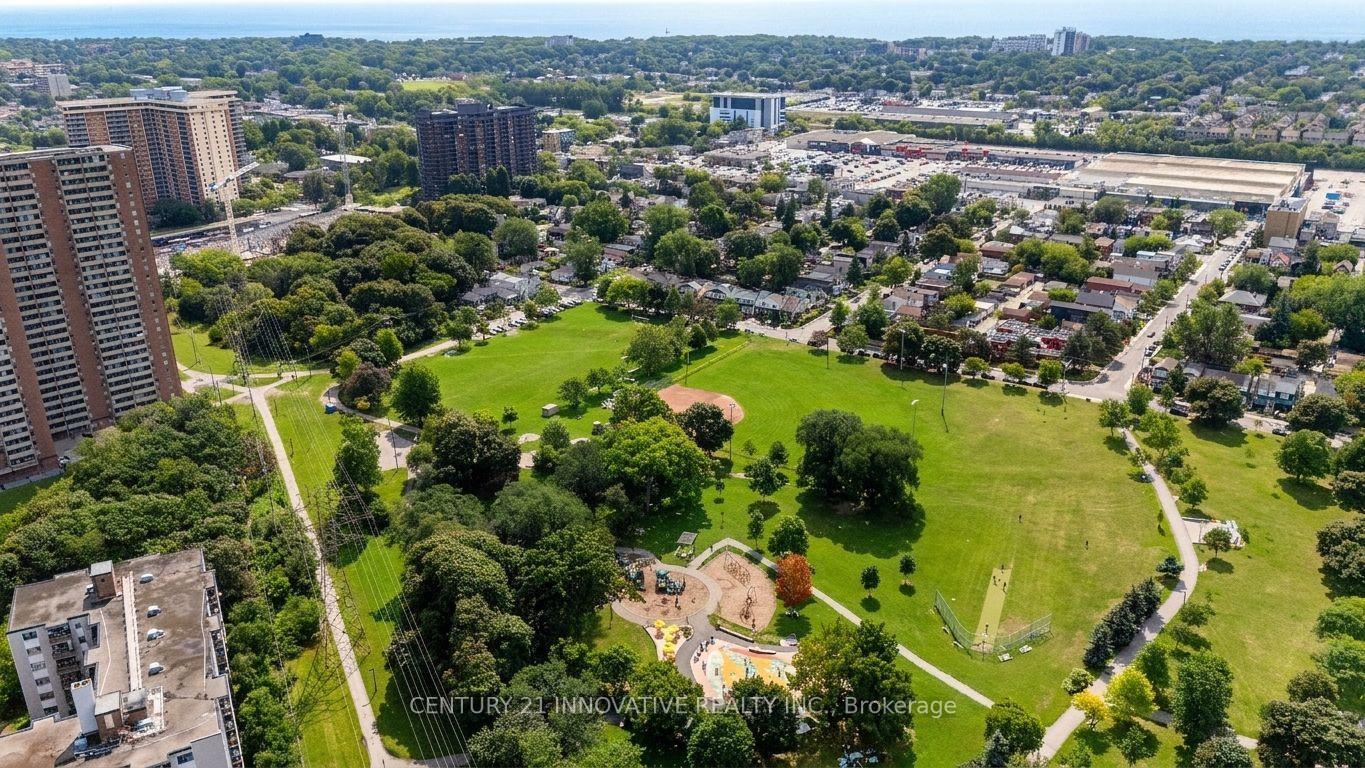 Photo 6 of Unit 609, 1 Massey Square, Toronto, Crescent Town — HOMEH