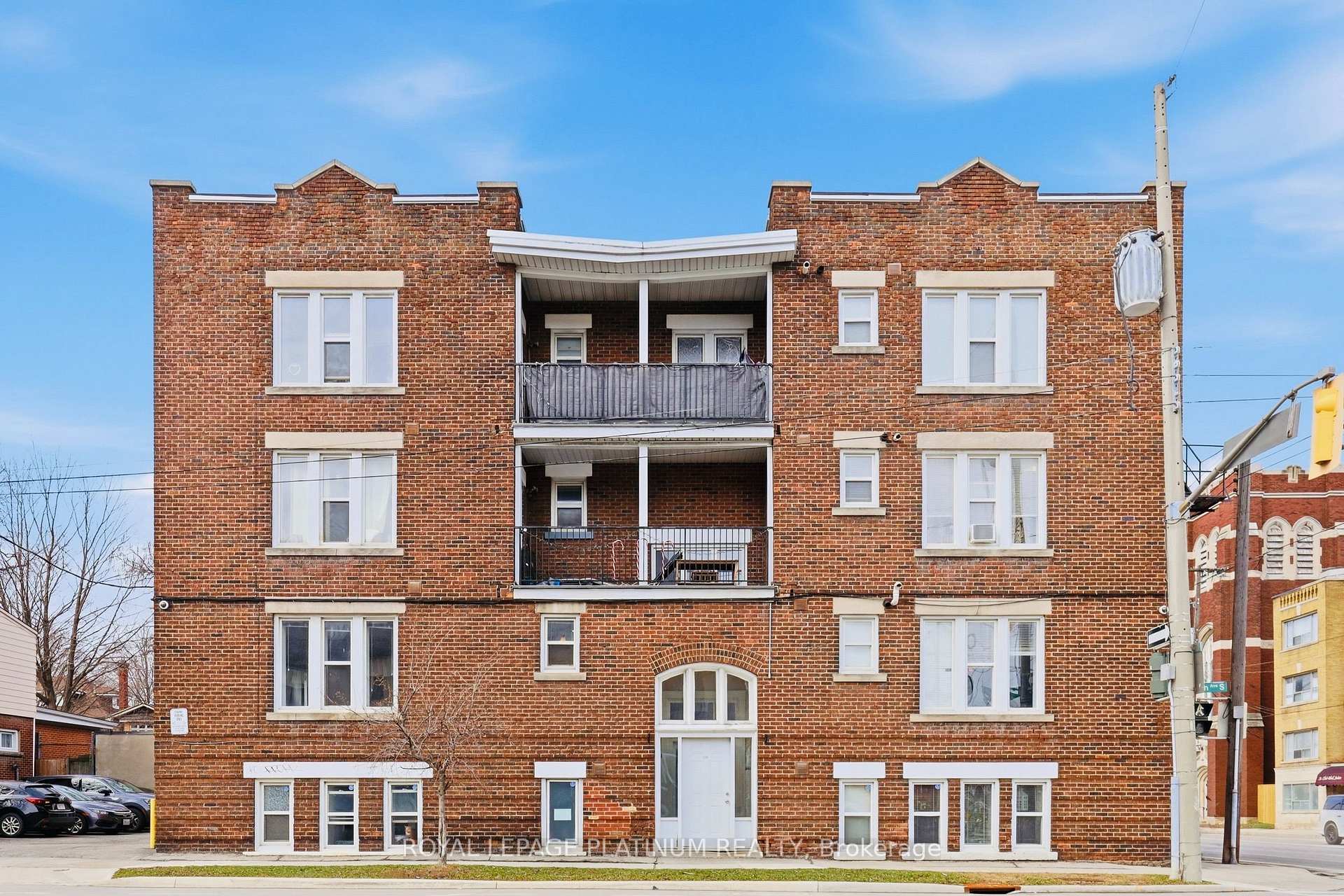 Photo of Unit 10, 120 Sherman Avenue S