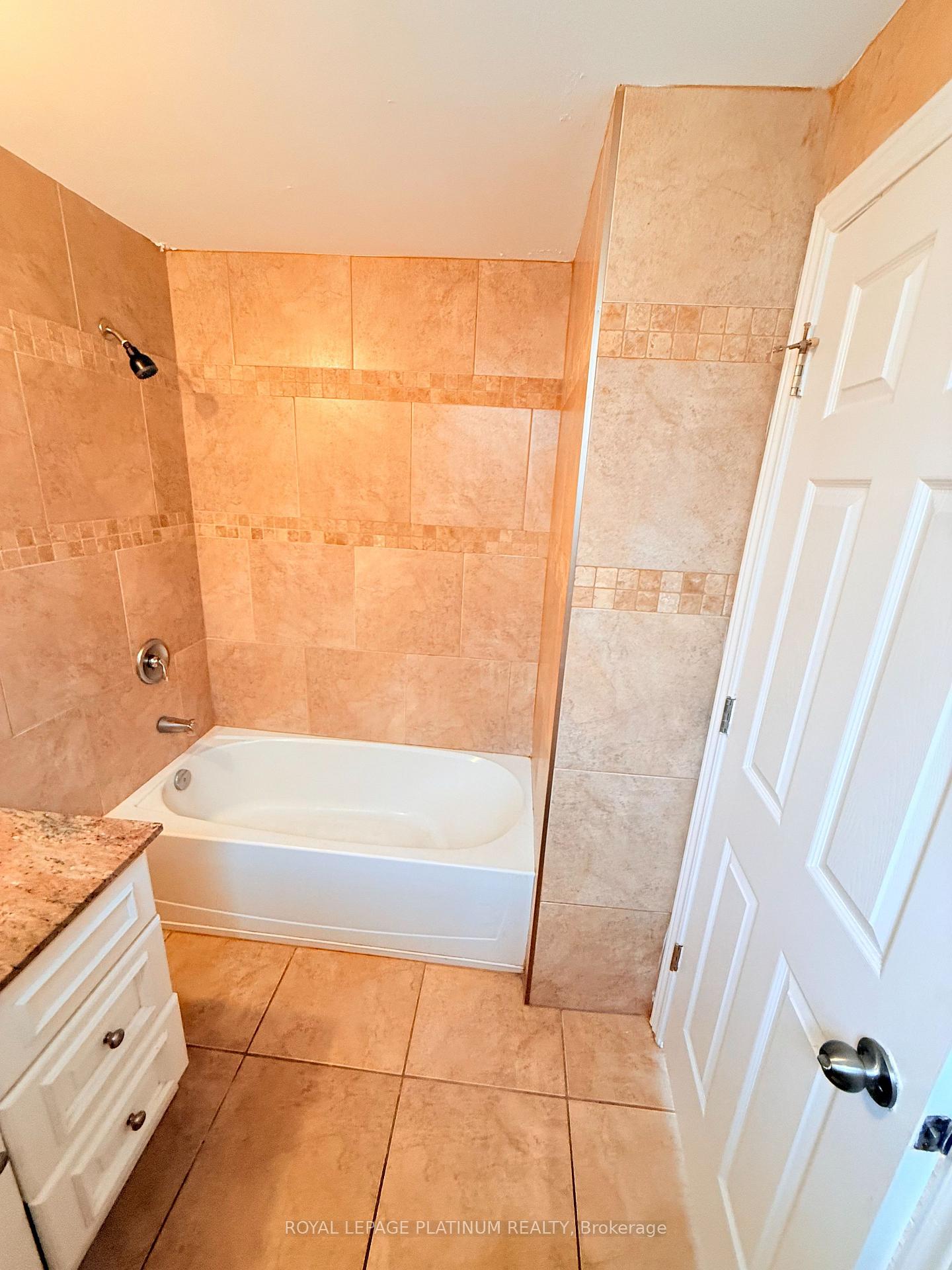 Photo 7 of Unit 10, 120 Sherman Avenue S, Hamilton, St. Clair — HOMEH