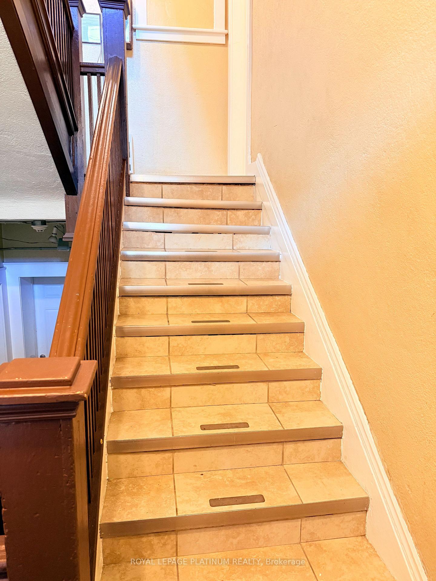 Photo 8 of Unit 10, 120 Sherman Avenue S, Hamilton, St. Clair — HOMEH