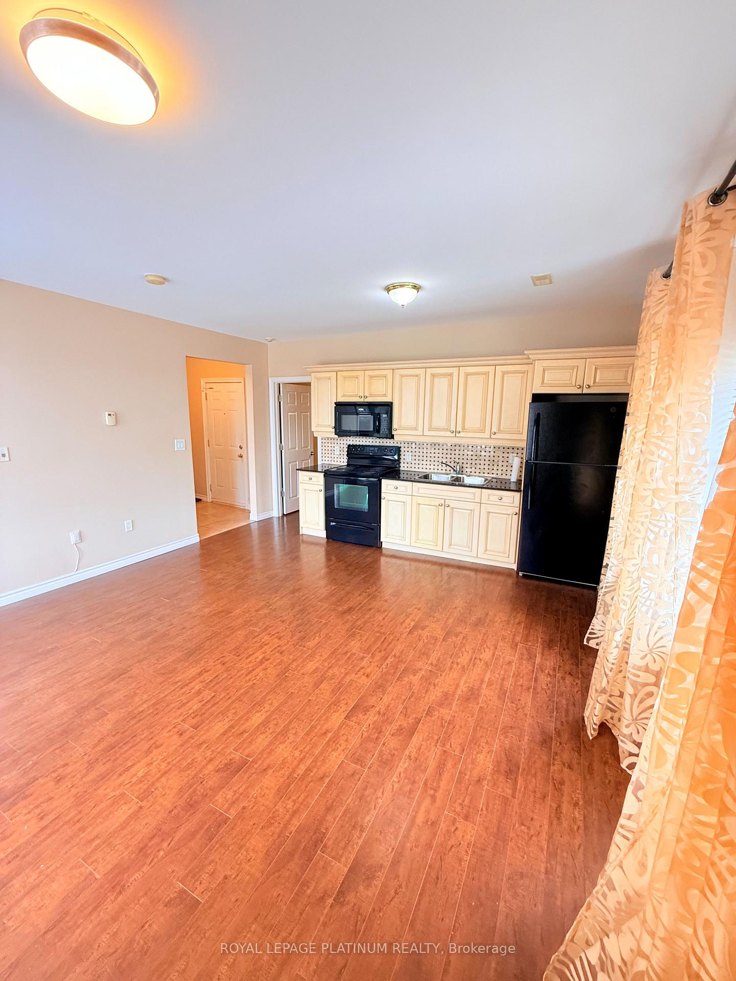Photo 13 of Unit 10, 120 Sherman Avenue S, Hamilton, St. Clair — HOMEH