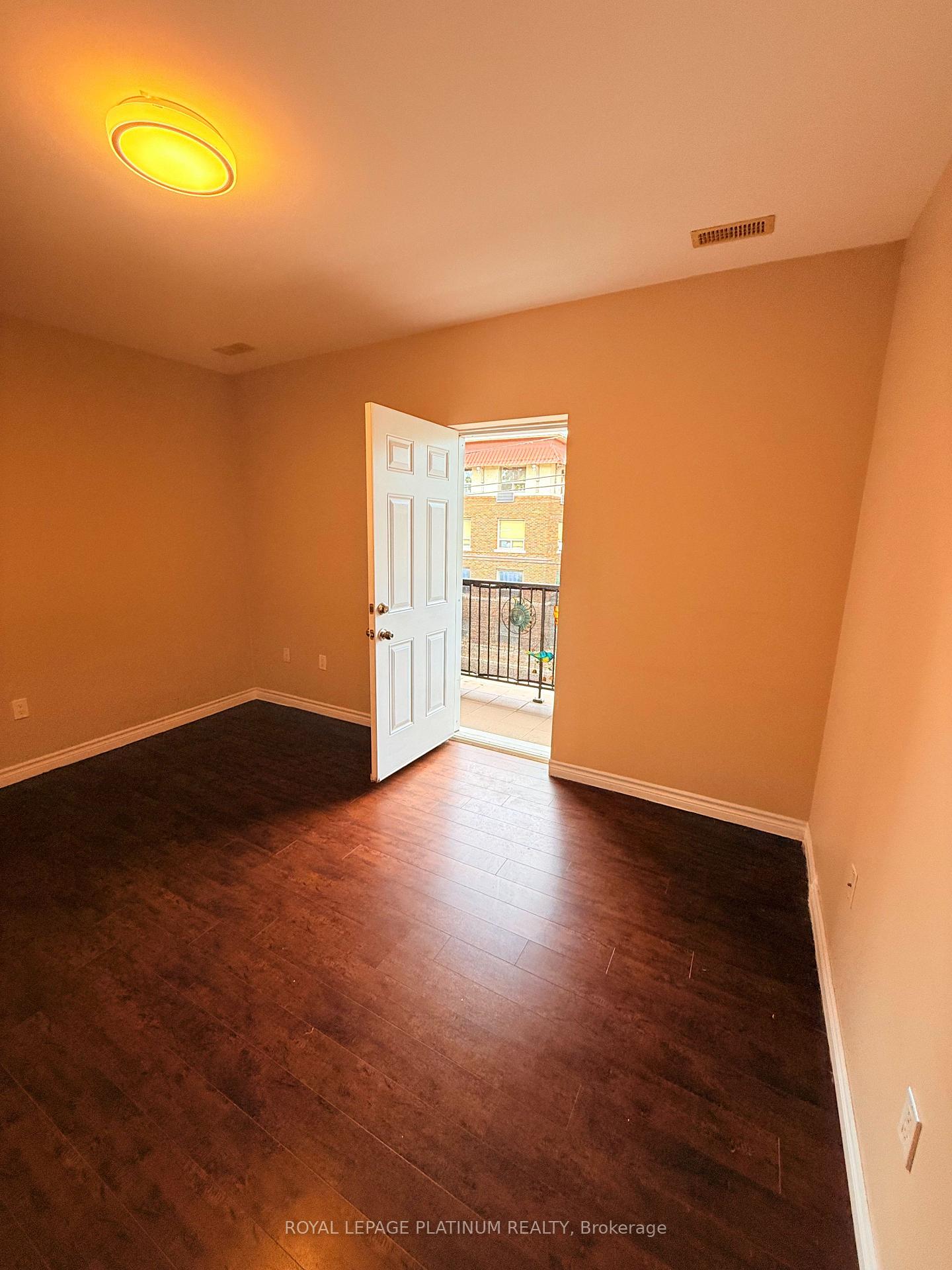 Photo 15 of Unit 10, 120 Sherman Avenue S, Hamilton, St. Clair — HOMEH