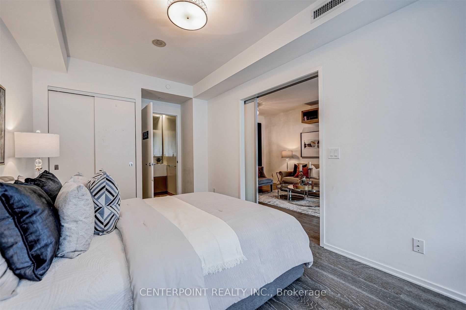 Photo 12 of Unit 515, 1 Bloor Street E, Toronto, Church-Yonge Corridor — HOMEH