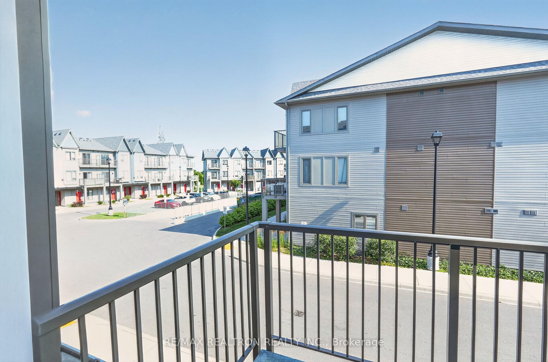Photo 4 of Unit 1010, 2635 William Jackson Drive, Pickering, Duffin Heights — HOMEH