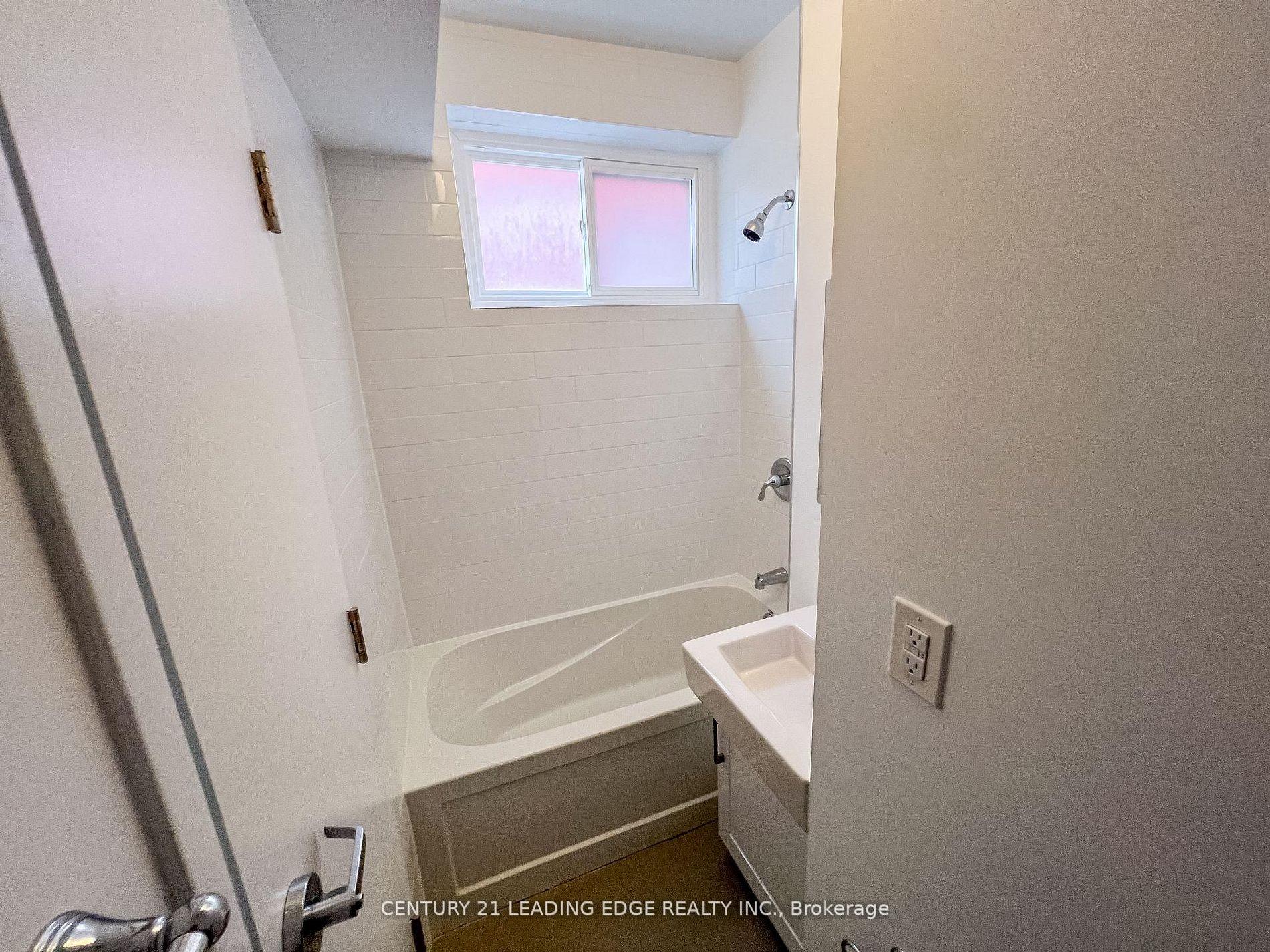 Photo 43 of Unit 3, 1 A Leonard Avenue, Toronto, Kensington-Chinatown — HOMEH