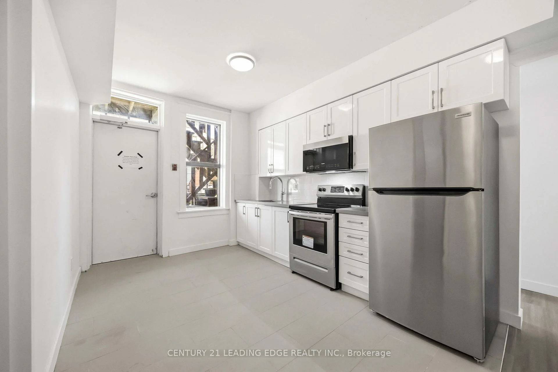 Photo 8 of Unit 3, 1 A Leonard Avenue, Toronto, Kensington-Chinatown — HOMEH