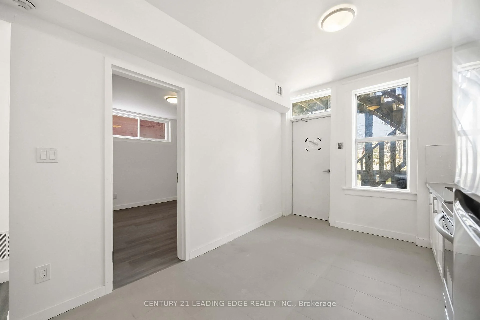Photo 12 of Unit 3, 1 A Leonard Avenue, Toronto, Kensington-Chinatown — HOMEH