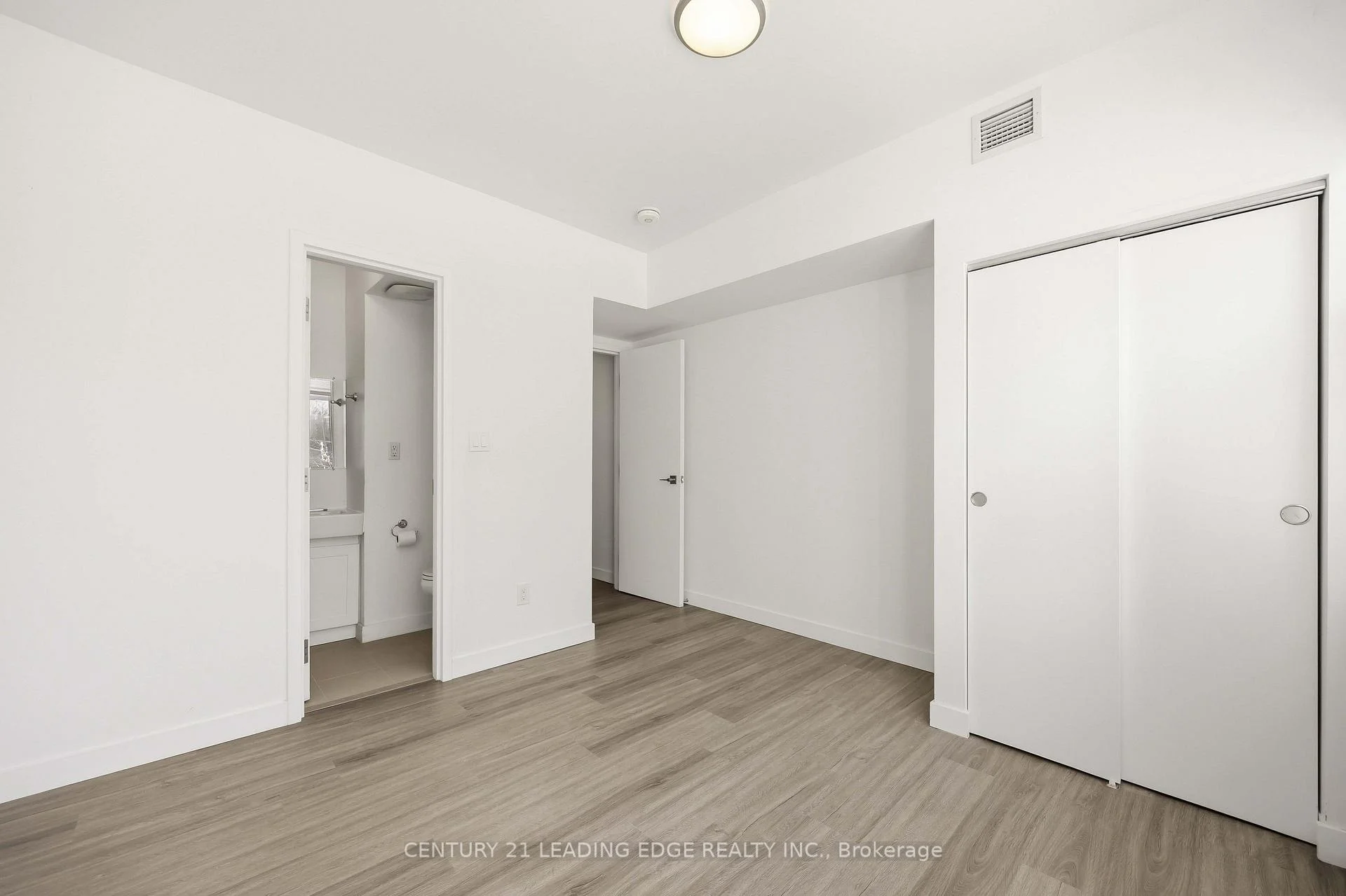 Photo 26 of Unit 3, 1 A Leonard Avenue, Toronto, Kensington-Chinatown — HOMEH
