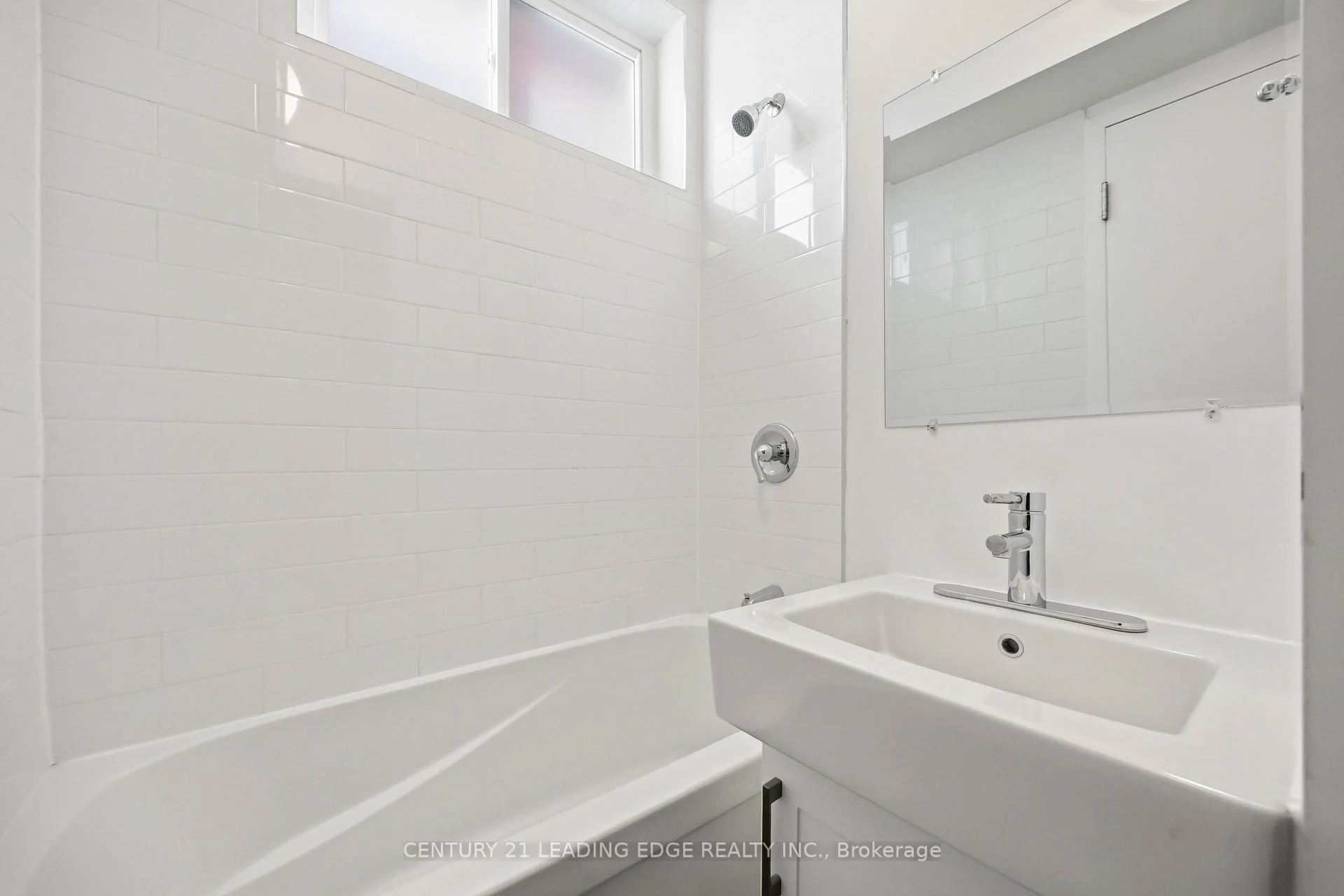 Photo 30 of Unit 3, 1 A Leonard Avenue, Toronto, Kensington-Chinatown — HOMEH