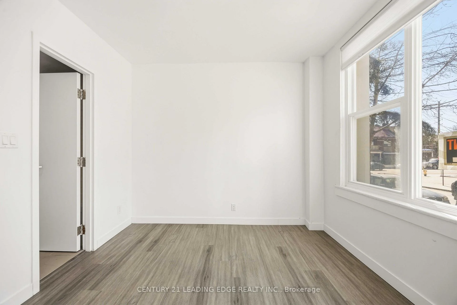 Photo 40 of Unit 3, 1 A Leonard Avenue, Toronto, Kensington-Chinatown — HOMEH
