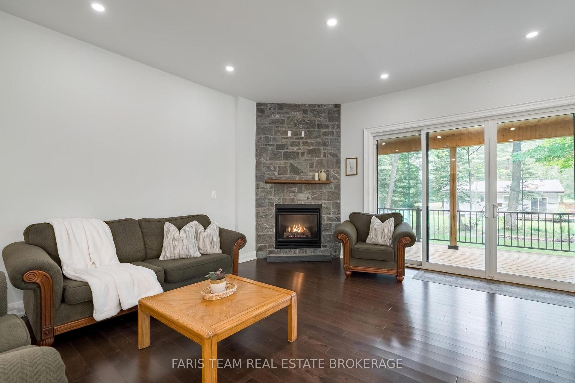 Photo 17 of 34 Oakwood Avenue, Tiny, Rural Tiny — HOMEH