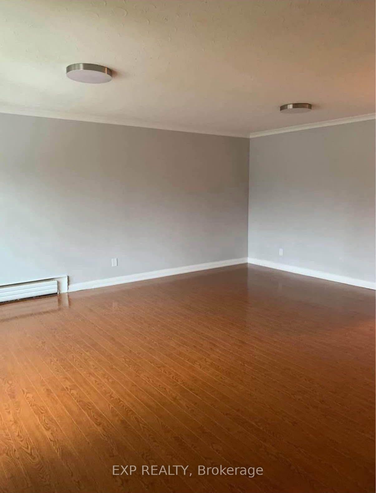 Photo 6 of Unit 3, 60 Maple Avenue S, Mississauga, Port Credit — HOMEH