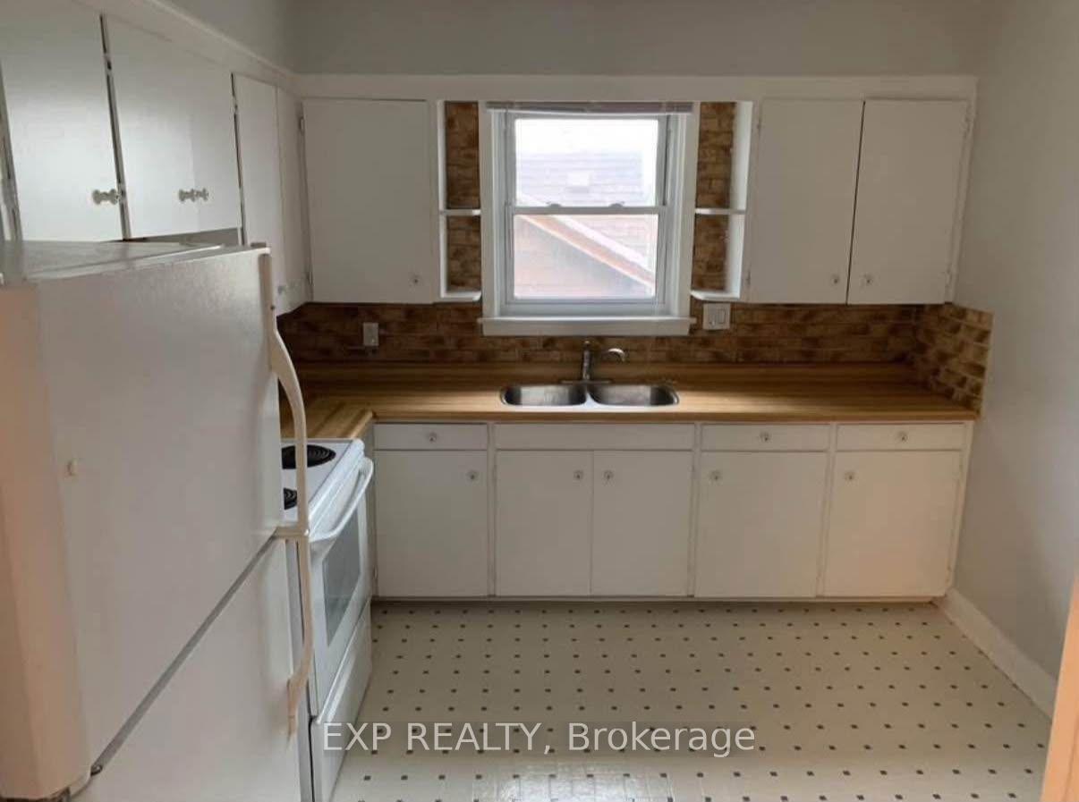 Photo 9 of Unit 3, 60 Maple Avenue S, Mississauga, Port Credit — HOMEH