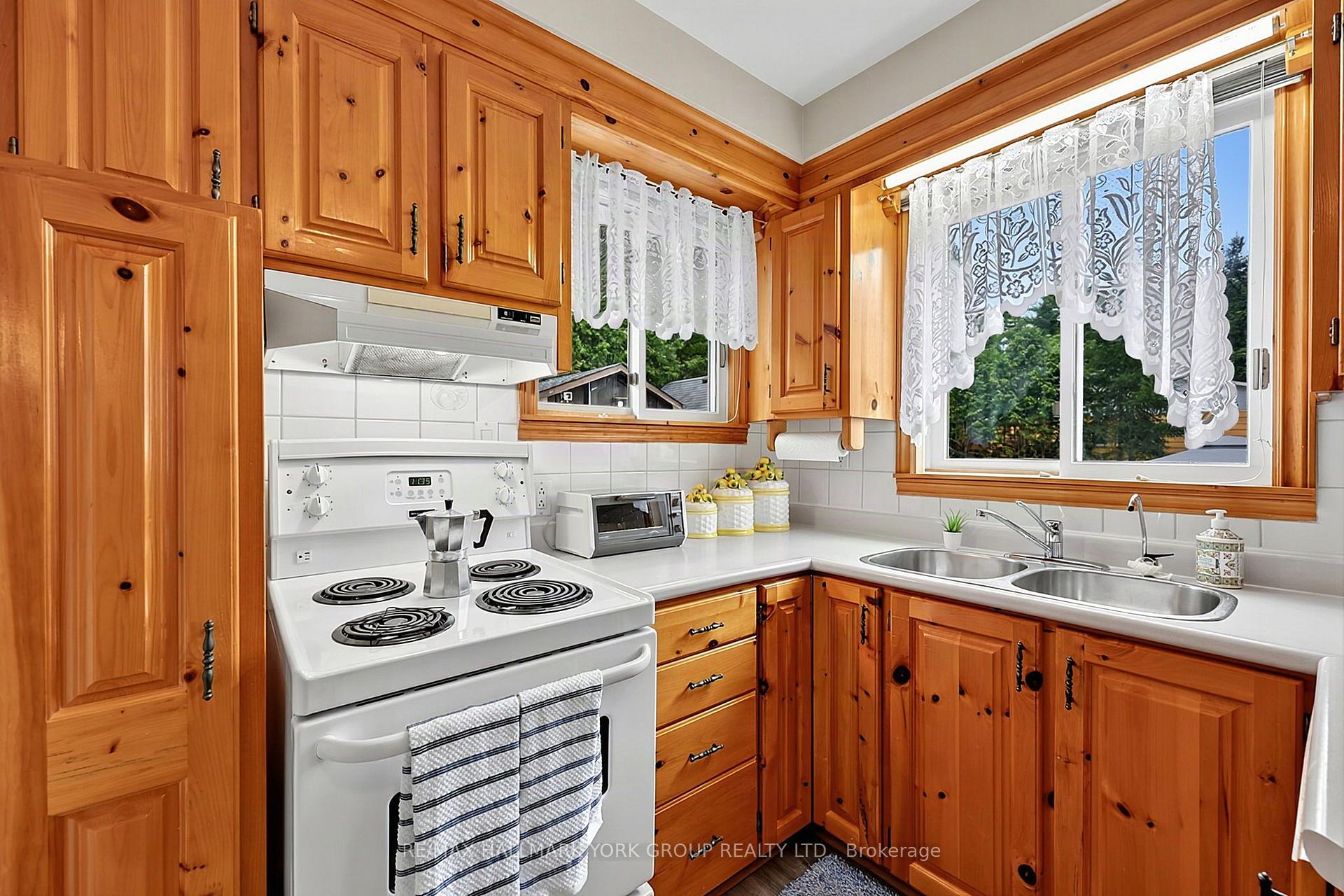Photo 9 of 1085 River Road E, Wasaga Beach — HOMEH