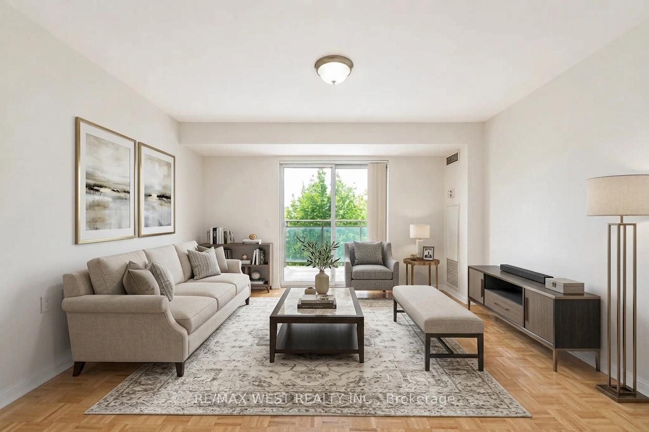 Photo 5 of Unit 414, 2506 Rutherford Road, Vaughan, Maple — HOMEH