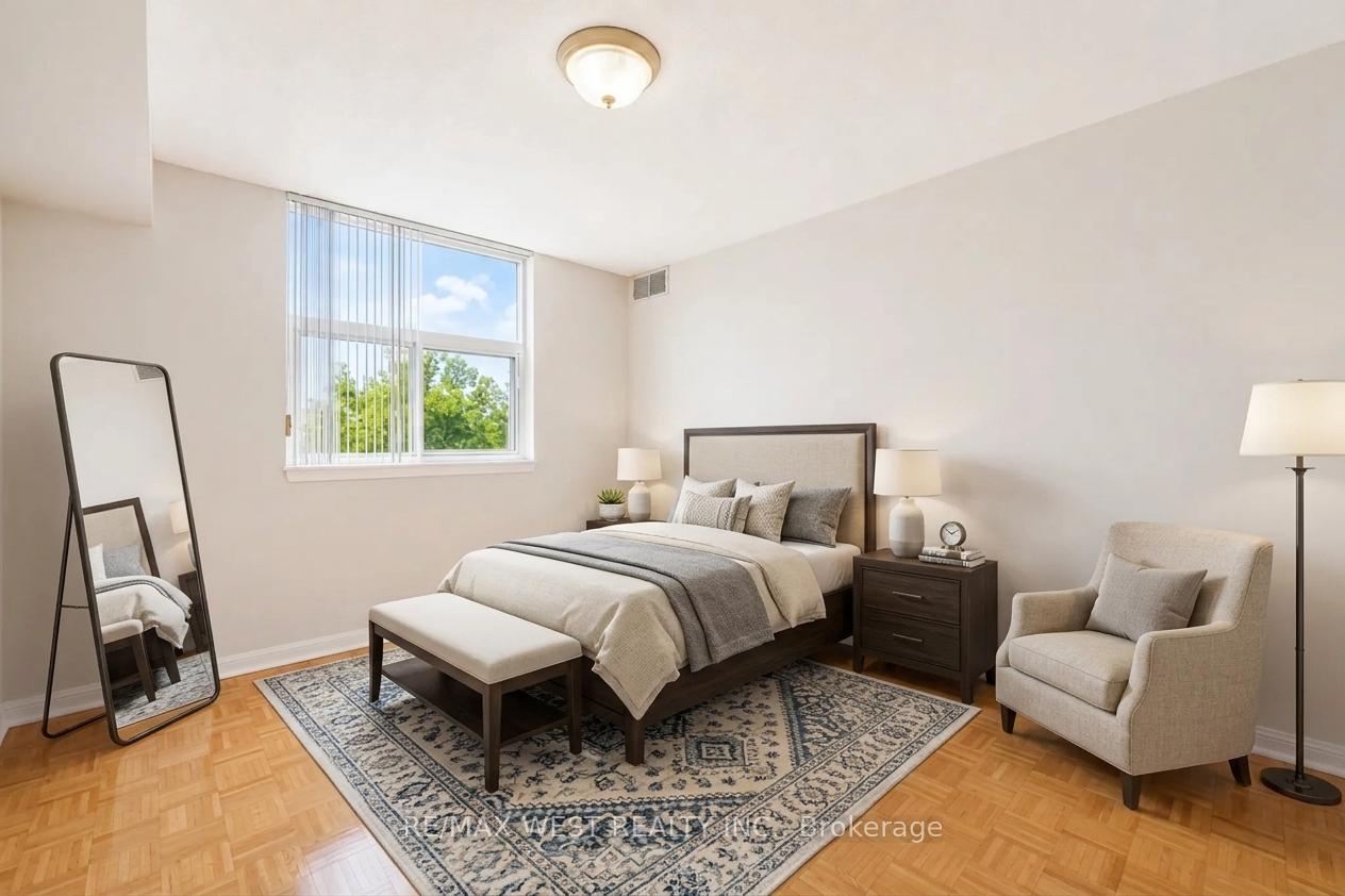 Photo 6 of Unit 414, 2506 Rutherford Road, Vaughan, Maple — HOMEH