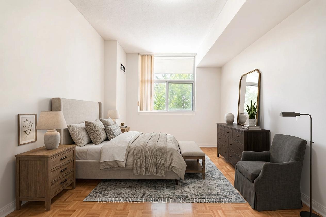 Photo 7 of Unit 414, 2506 Rutherford Road, Vaughan, Maple — HOMEH