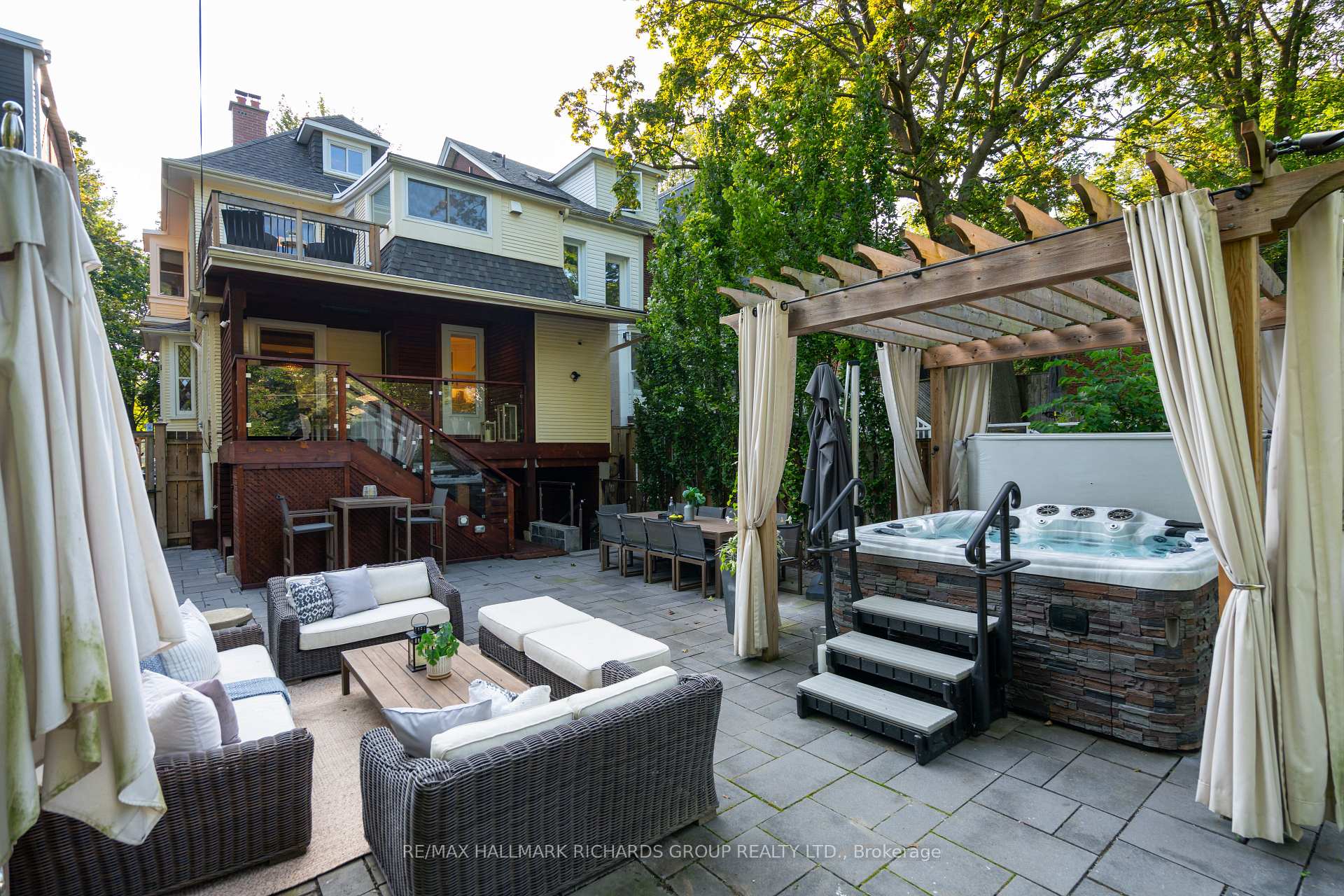 Photo 28 of 49 Lee Avenue, Toronto, The Beaches — HOMEH