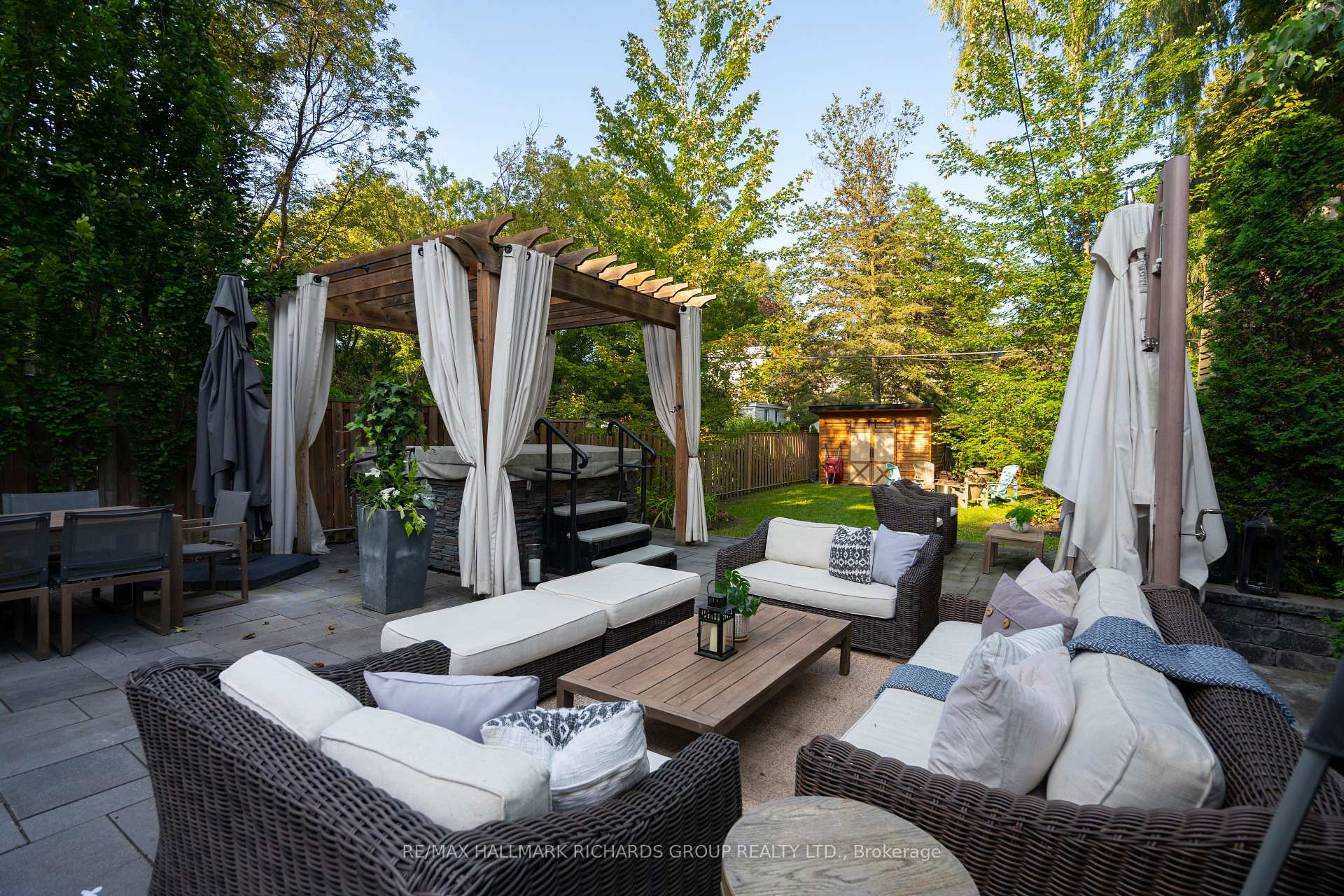 Photo 30 of 49 Lee Avenue, Toronto, The Beaches — HOMEH