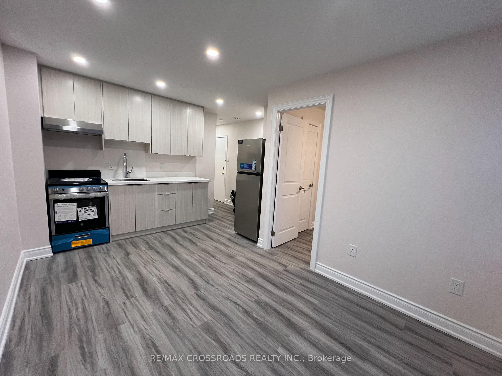 Photo 2 of Unit APT 1, 1324B Gerrard Street E, Toronto, Greenwood-Coxwell — HOMEH