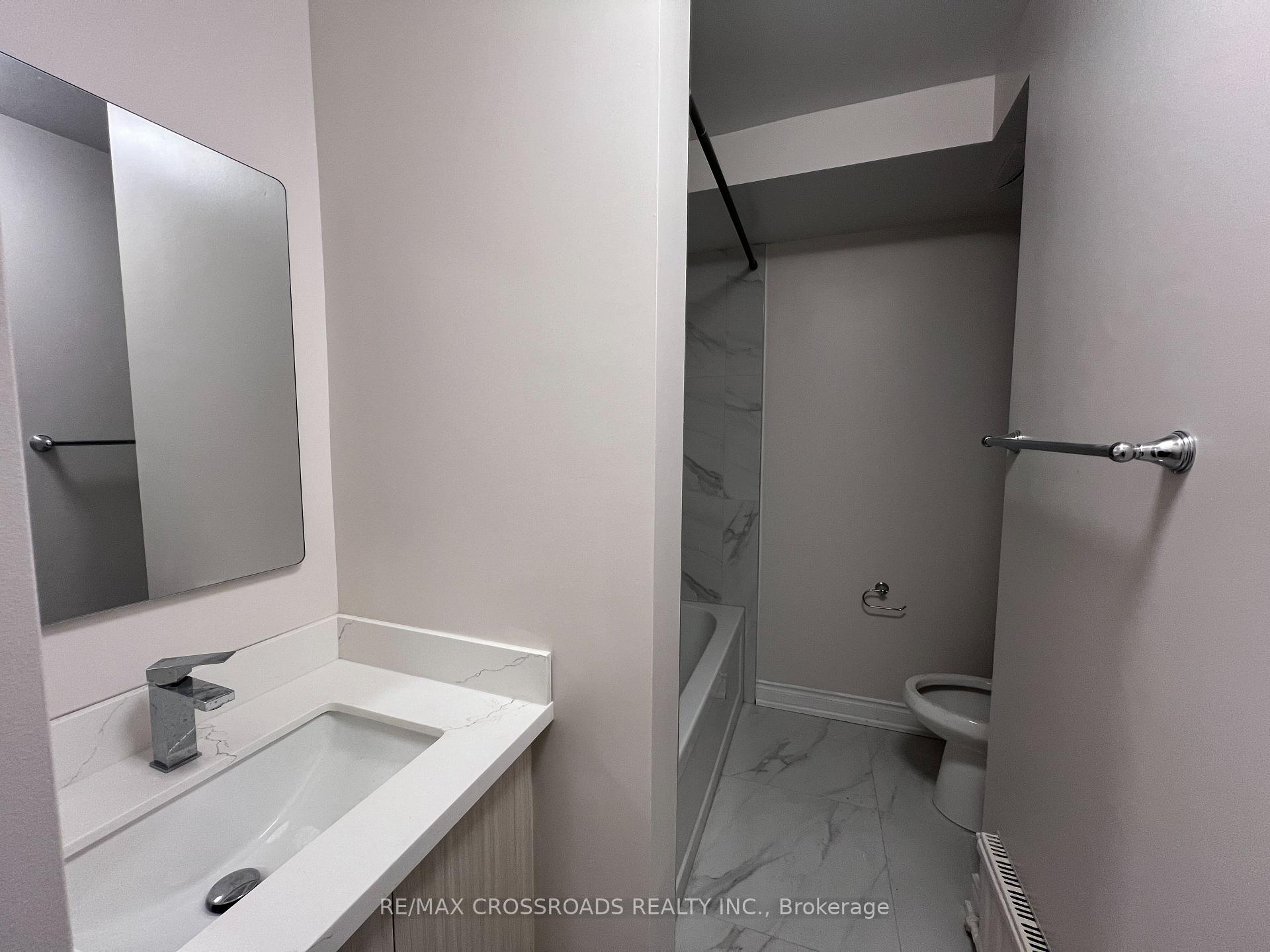 Photo 8 of Unit APT 1, 1324B Gerrard Street E, Toronto, Greenwood-Coxwell — HOMEH