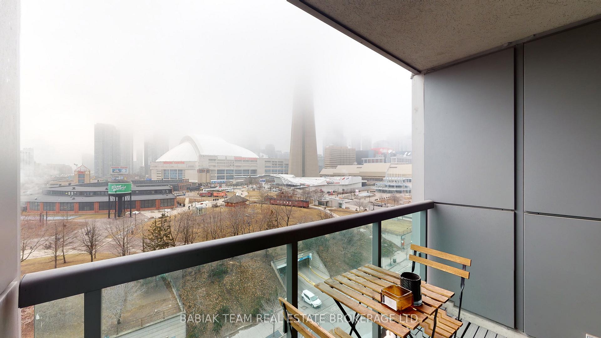 Photo 2 of Unit 1015, 25 Lower Simcoe Street N, Toronto, Waterfront Communities — HOMEH