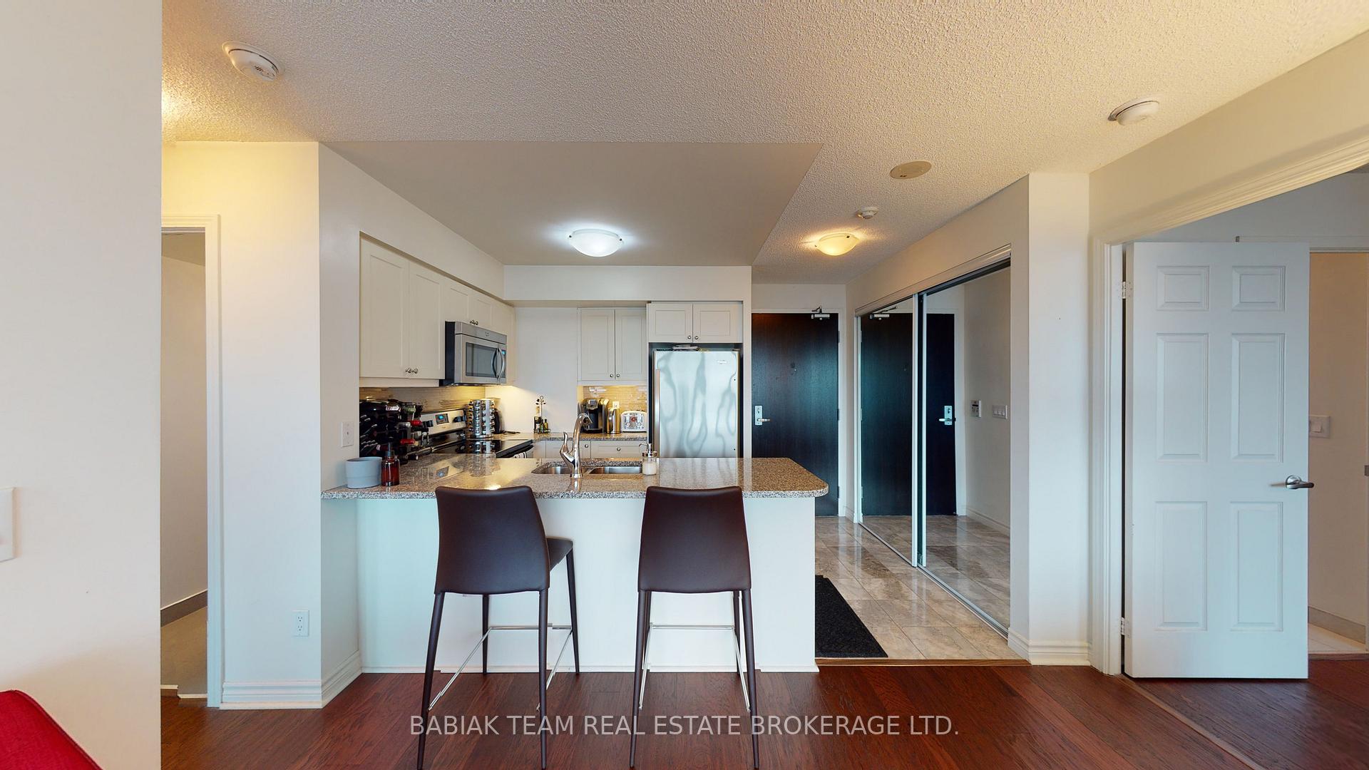 Photo 3 of Unit 1015, 25 Lower Simcoe Street N, Toronto, Waterfront Communities — HOMEH